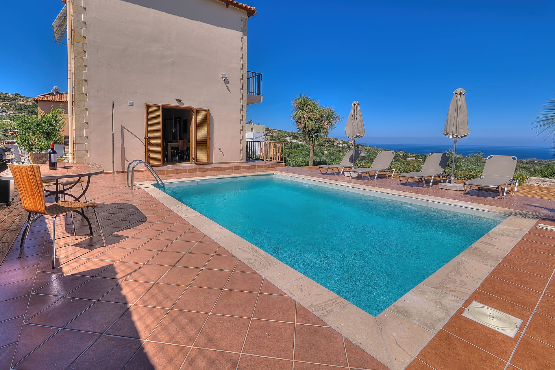 VILLA LARENA