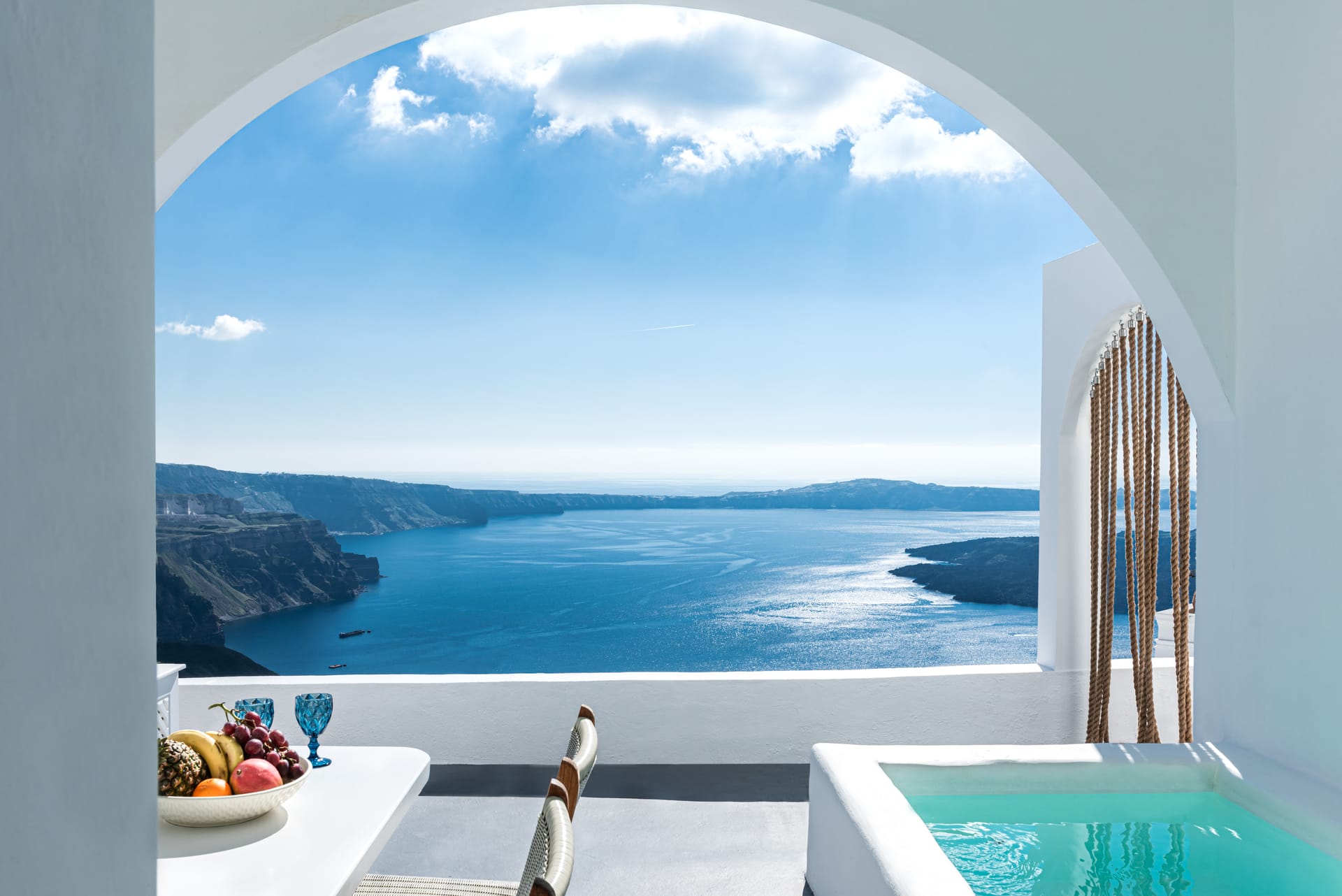 HONEYMOON SUITE – Panoramic Caldera & Volcano Sea View – Private Balcony and Outdoor Tub