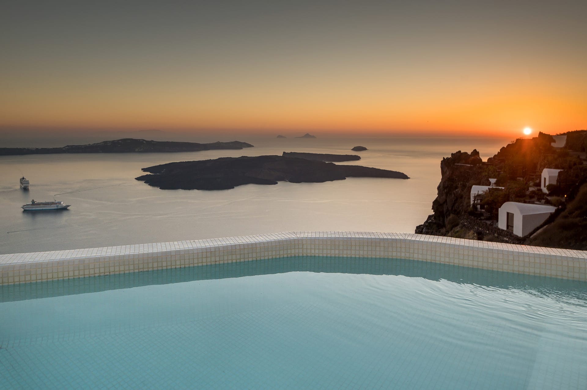 Aqua Luxury Suites Santorini - VILLA1 - 2