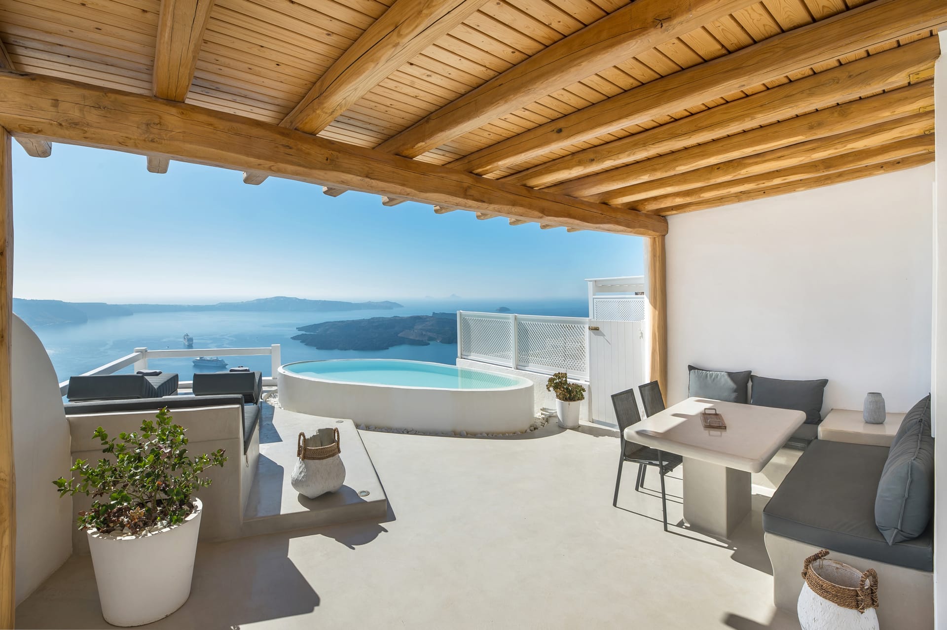 Aqua Luxury Suites Santorini - GRAND - 11