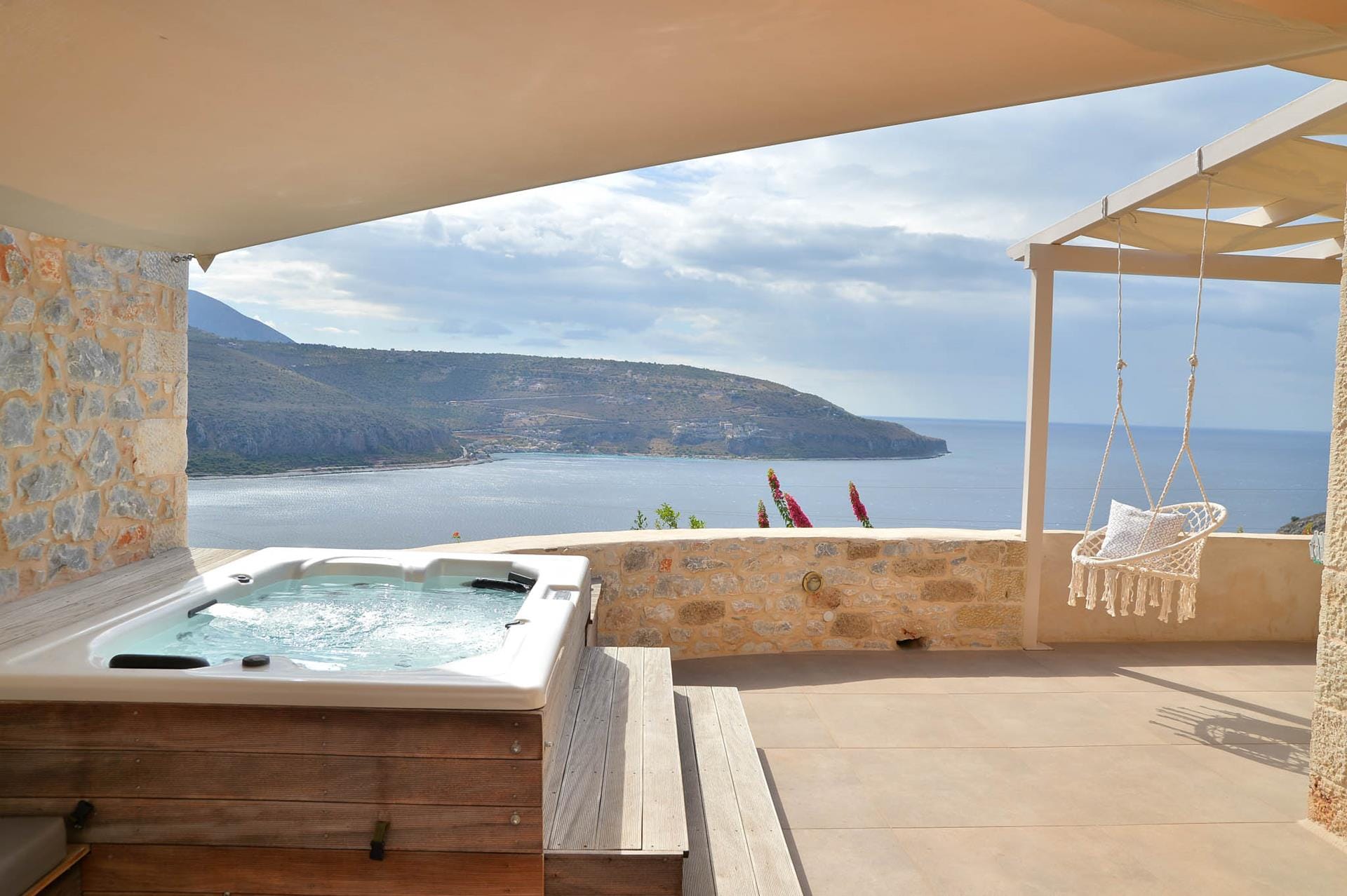 Junior Suite Panoramic Sea View & Outdoor Heated Jacuzzi