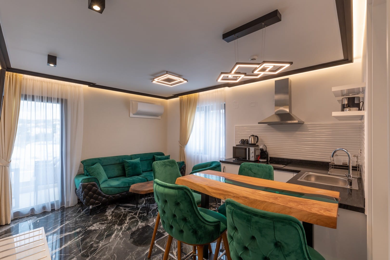 Lazar Lux Suites - SUPSUI - 6