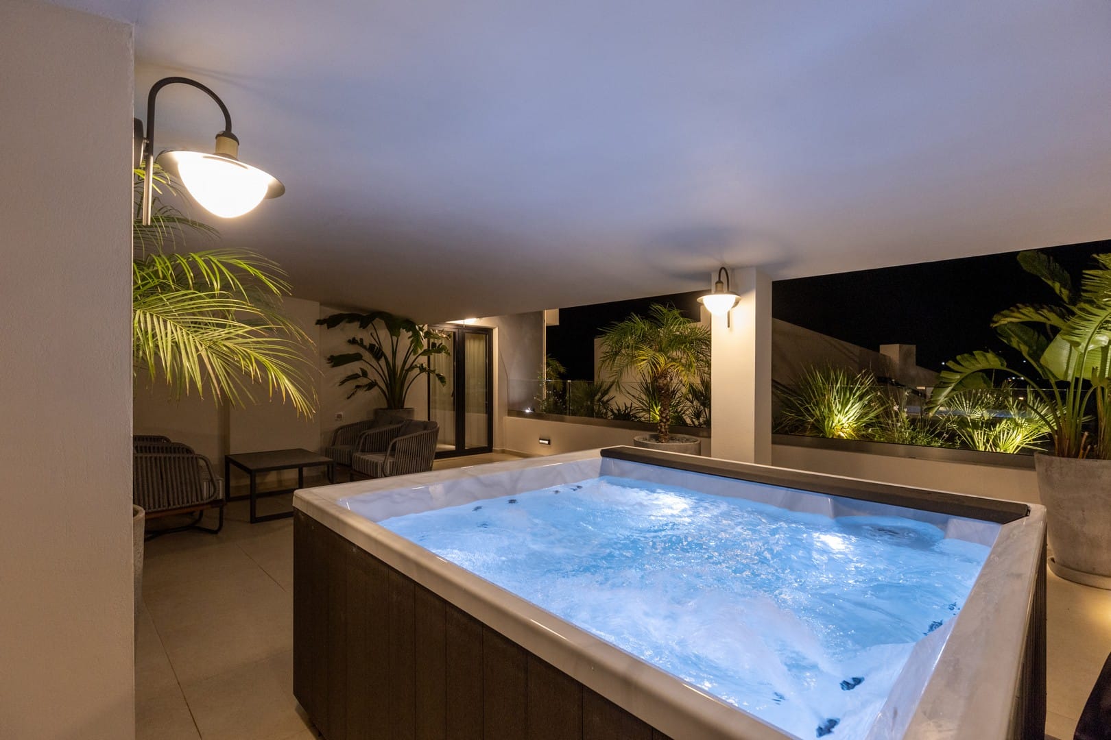 Premium One Bedroom Suite with Sea View & Outdoor Jetted Tub