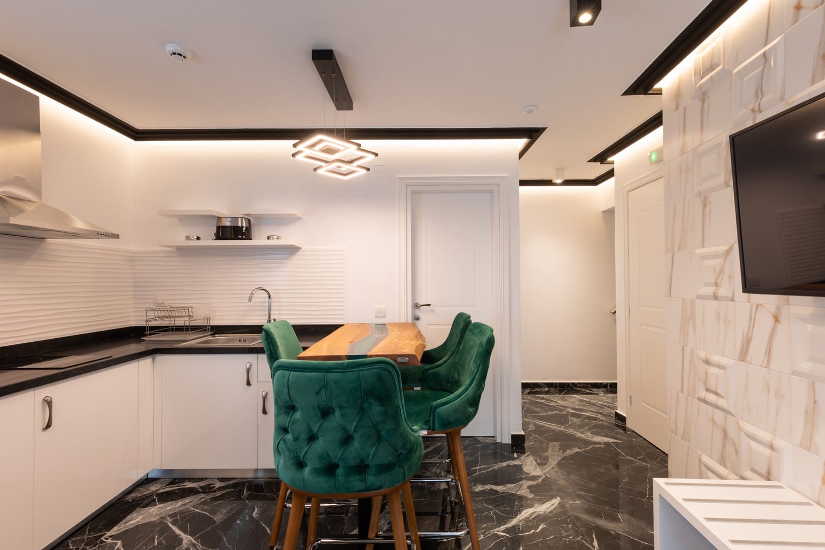 Lazar Lux Suites - DELSUI - 7