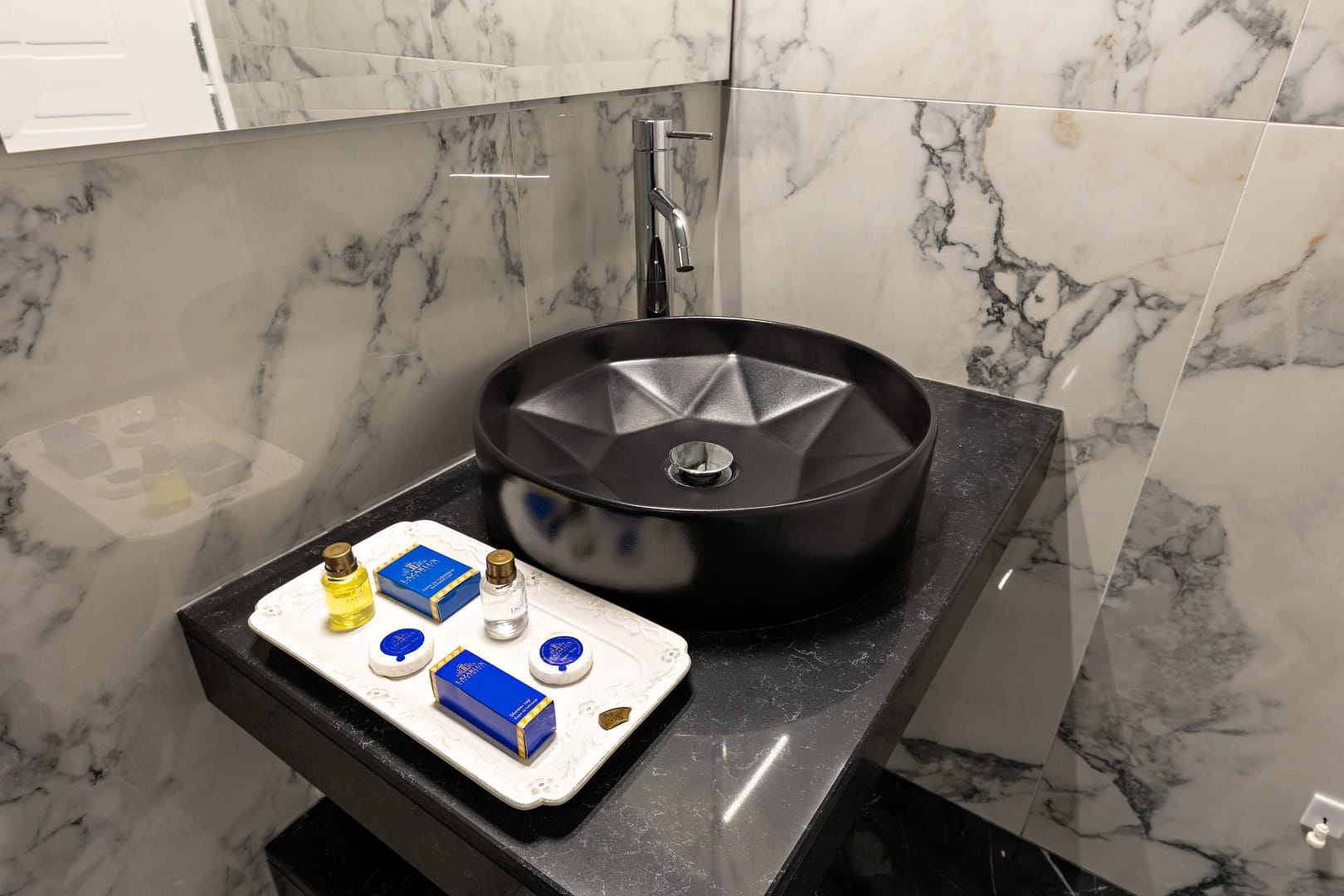 Lazar Lux Suites - DELSUI - 8