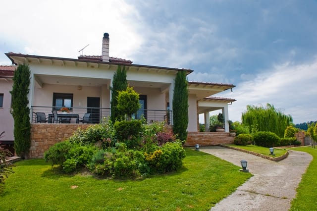 Four Bedrooms Villa