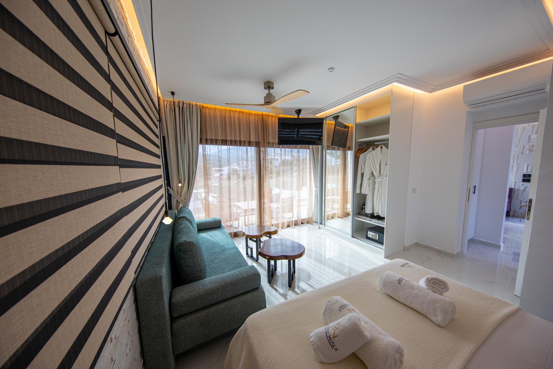 Beach Walk Luxury Suites - 1BSUSV - 4