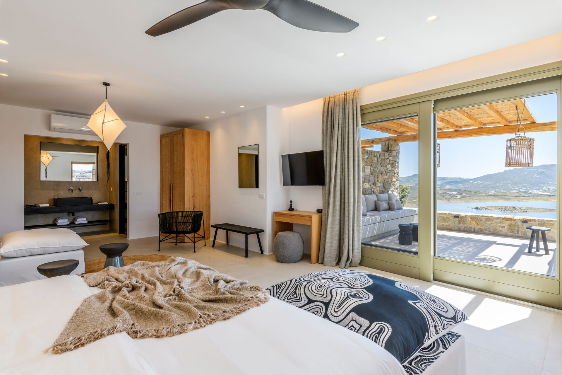 Signature Suite with Jacuzzi