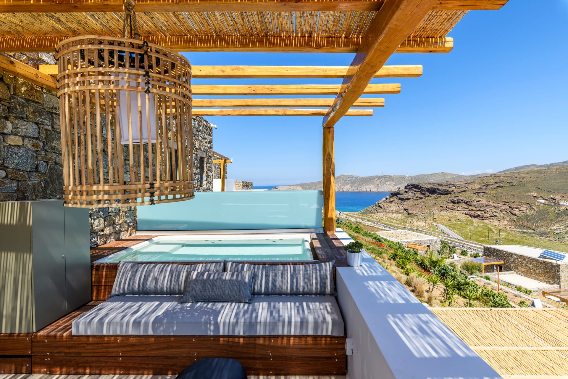 Executive Suite with Jacuzzi | Panormos