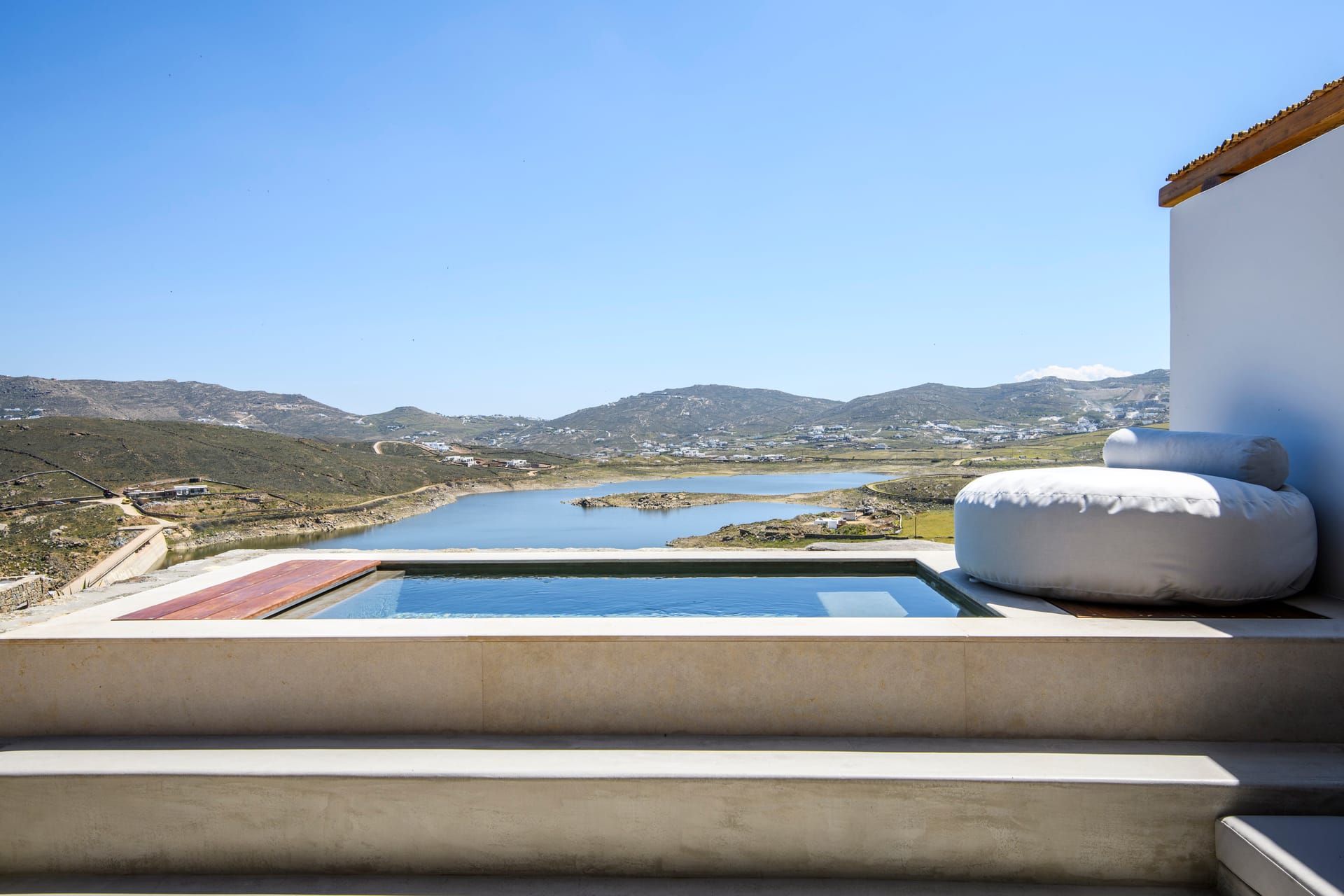 Deluxe Suite with Jacuzzi | Panormos