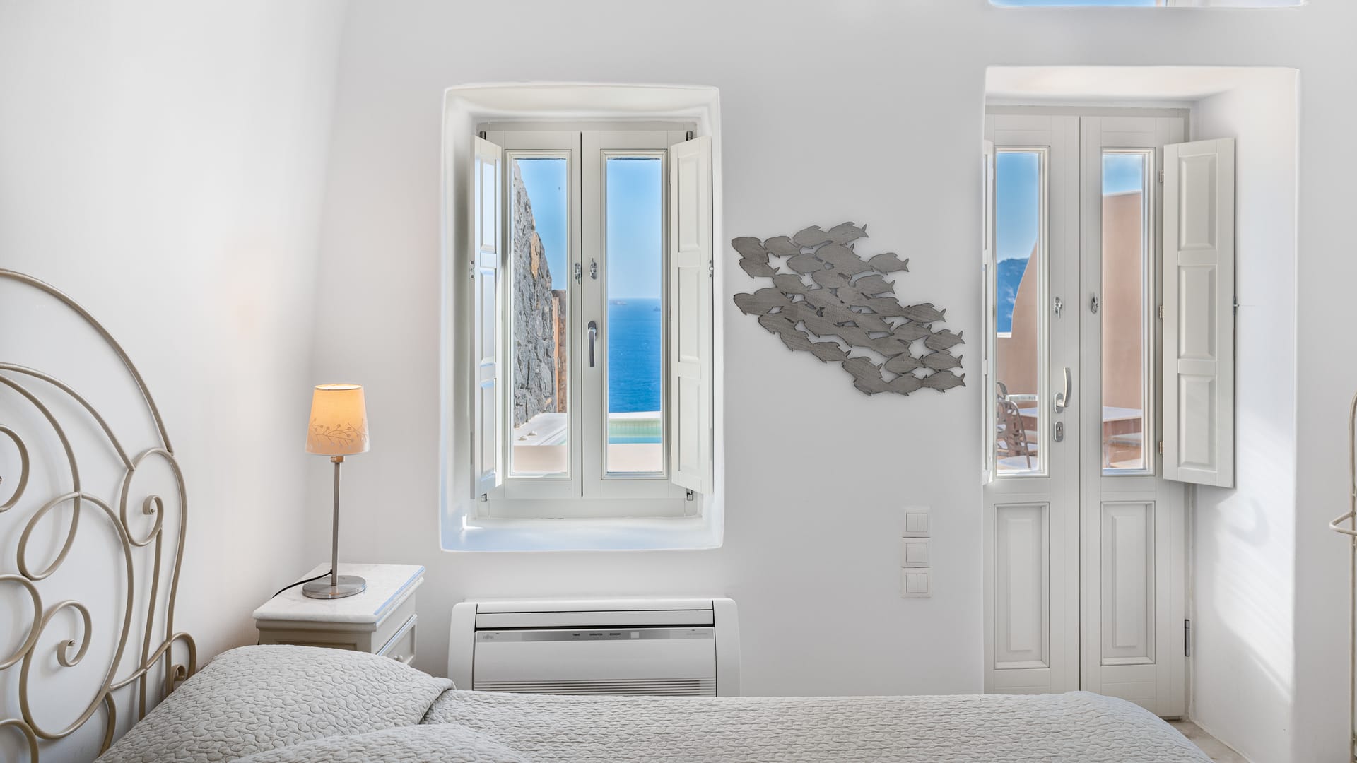 Armeni Luxury Villas Oia Santorini - DLX - 8