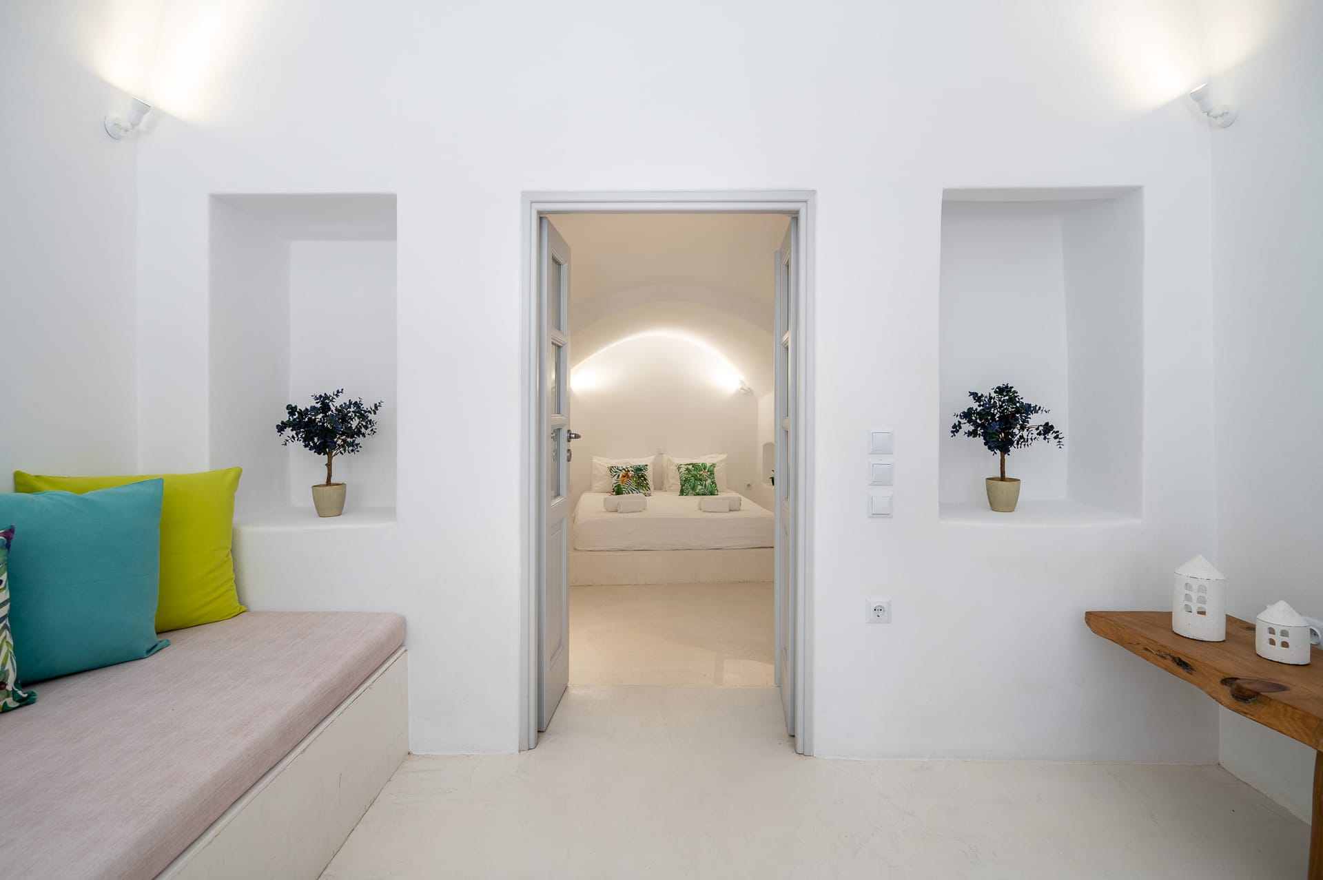 Karpimo & Fertimo Suites Santorini - ONEBED - 3