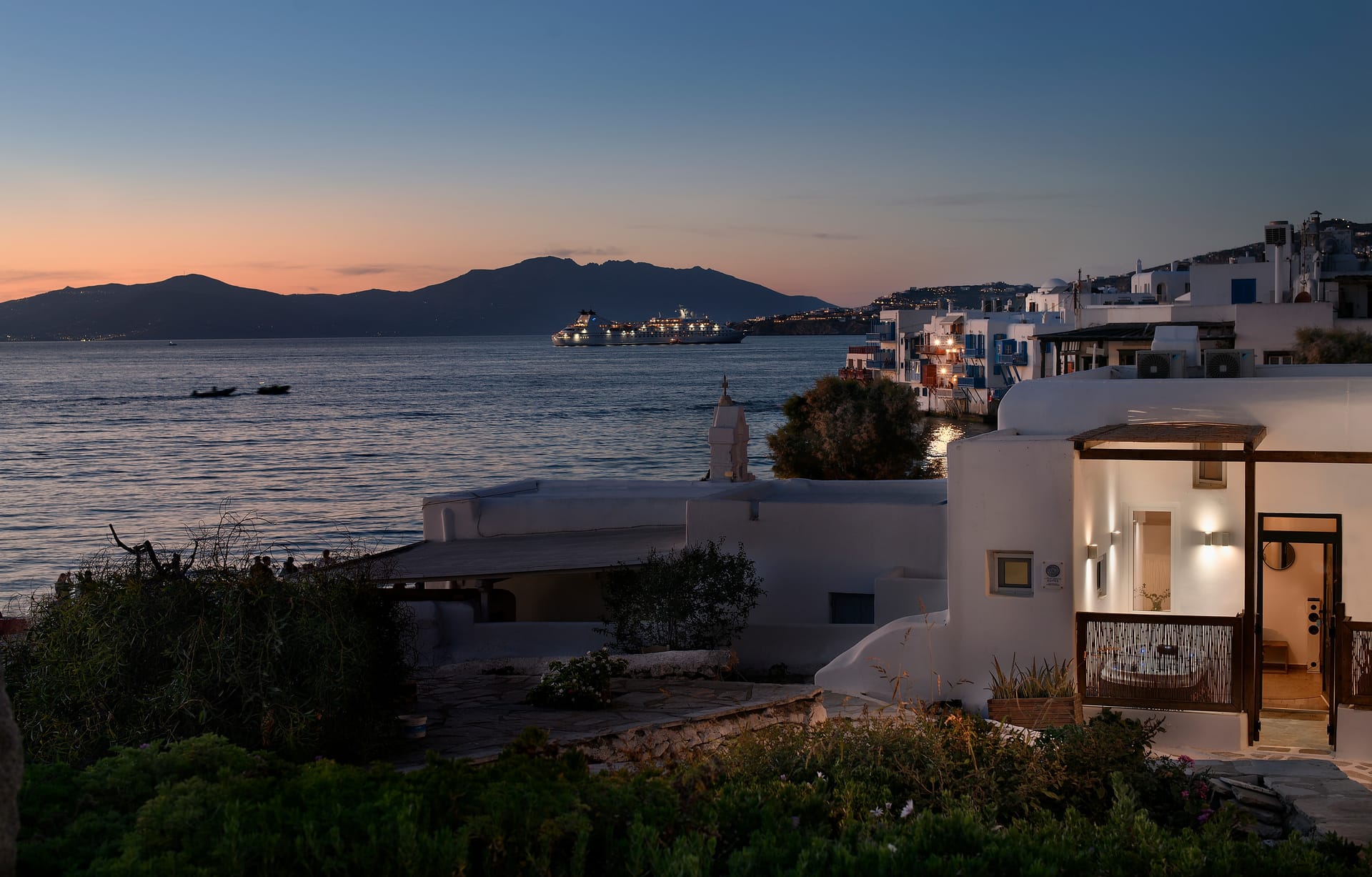 Maisonette with Outdoor Hot Tub and Windmill View – Annex Building