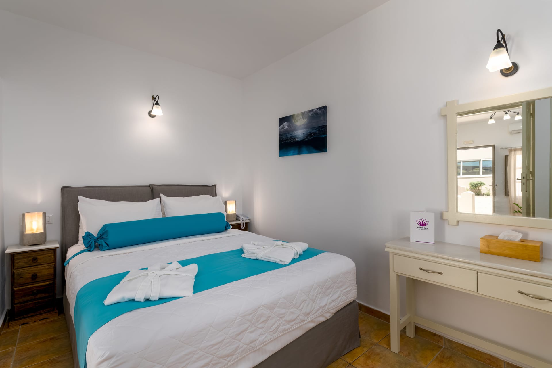 Superior Suite / Inland View