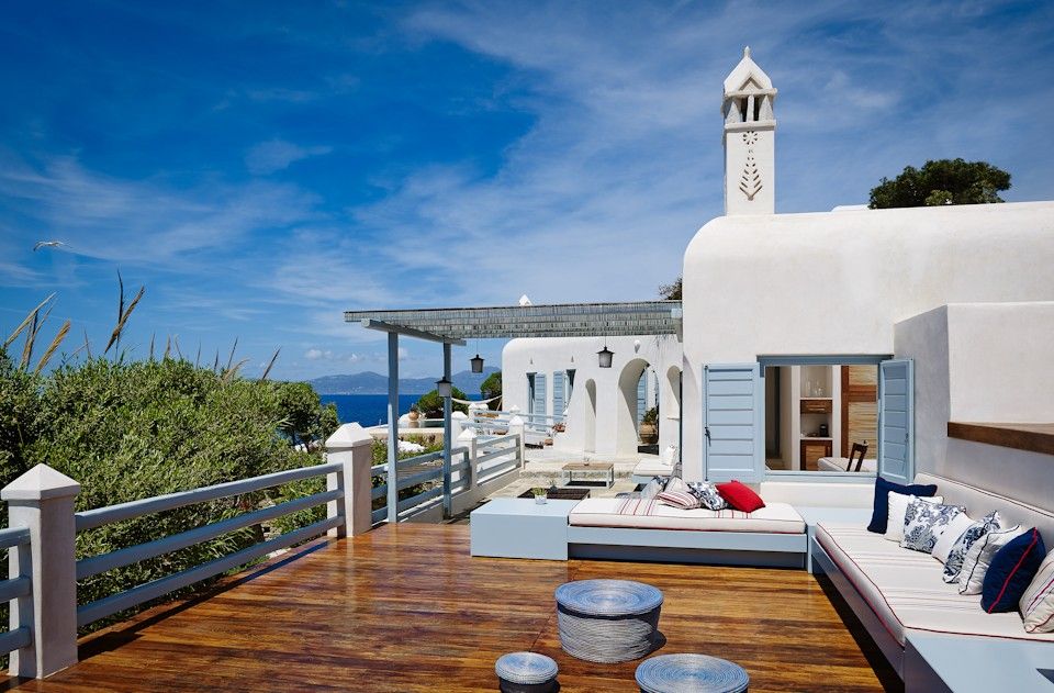 Waterfront Suite with Private Sundeck (350 meters from main hotel – sleeps 3)