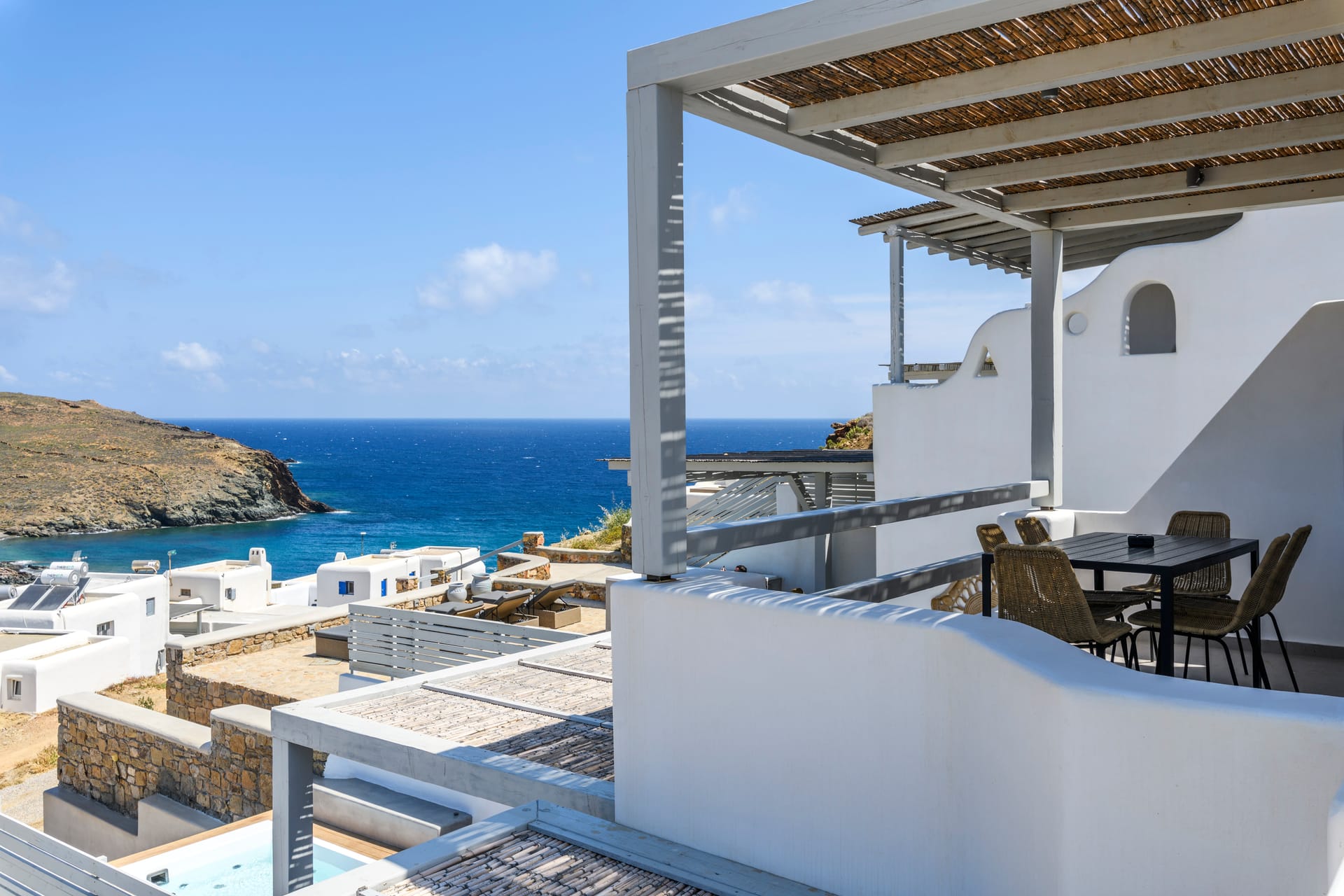 Apollo Sea View Maisonette with Jacuzzi – 2BDR