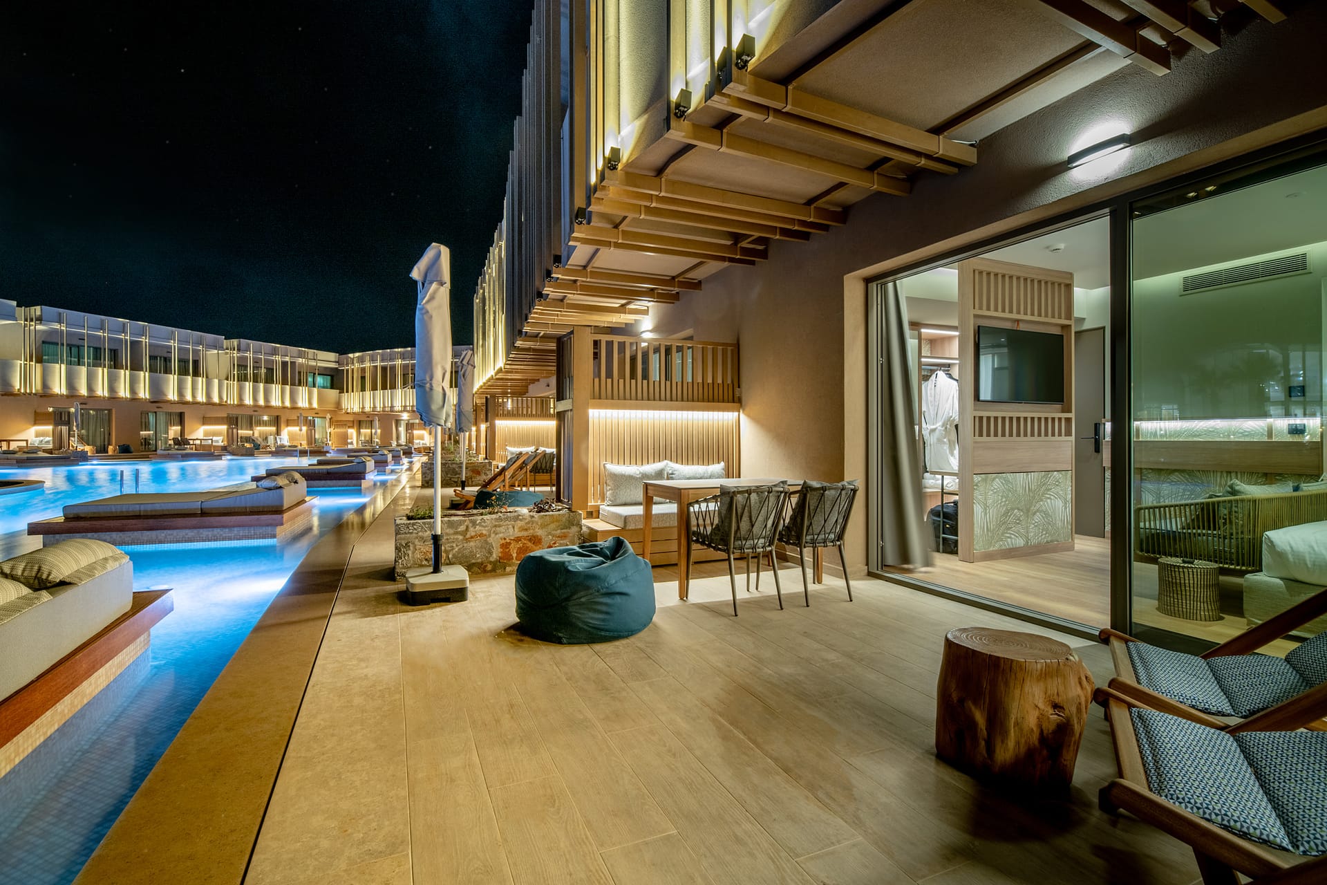 Petite Suite with Pool Access