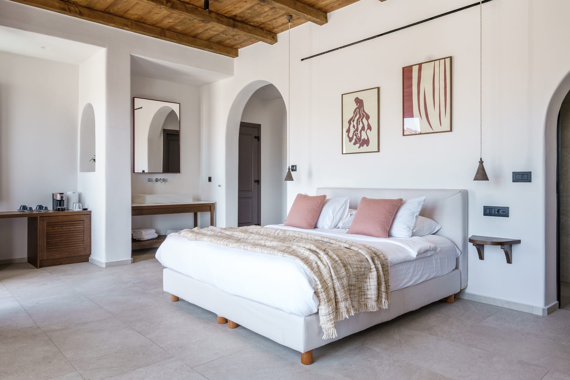 Junior Suite with Sharing Pool