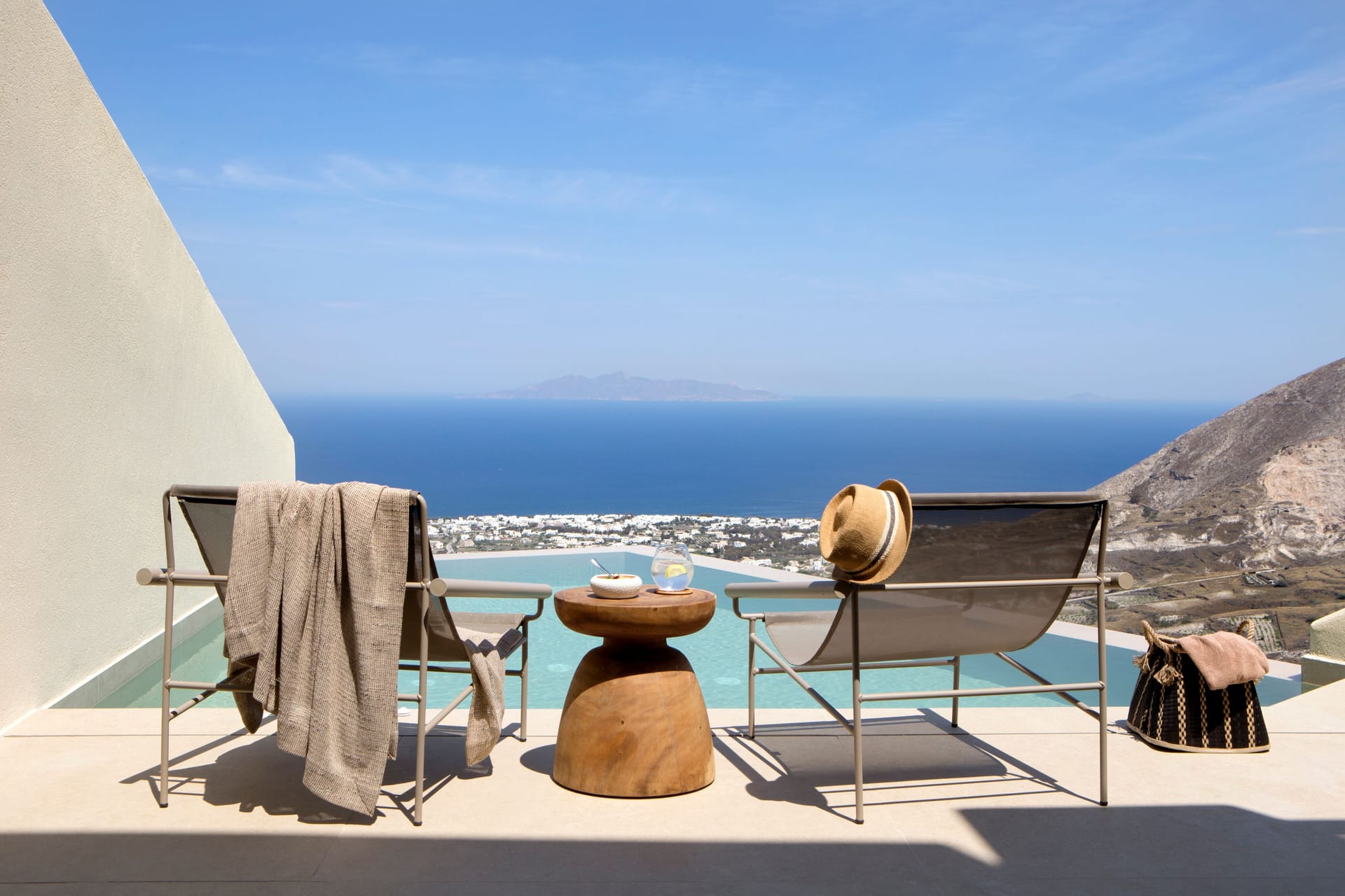 Executive 3 Bedroom Villa with Pool and Sea View