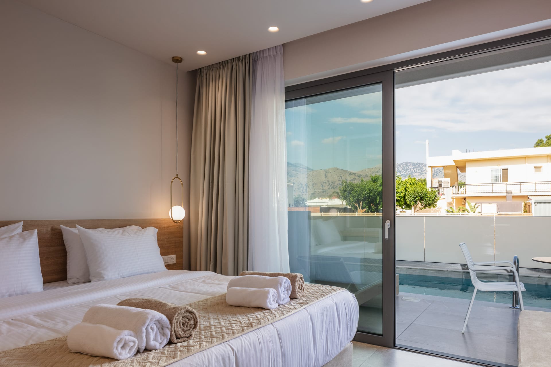 Superior Room with Sharing Pool