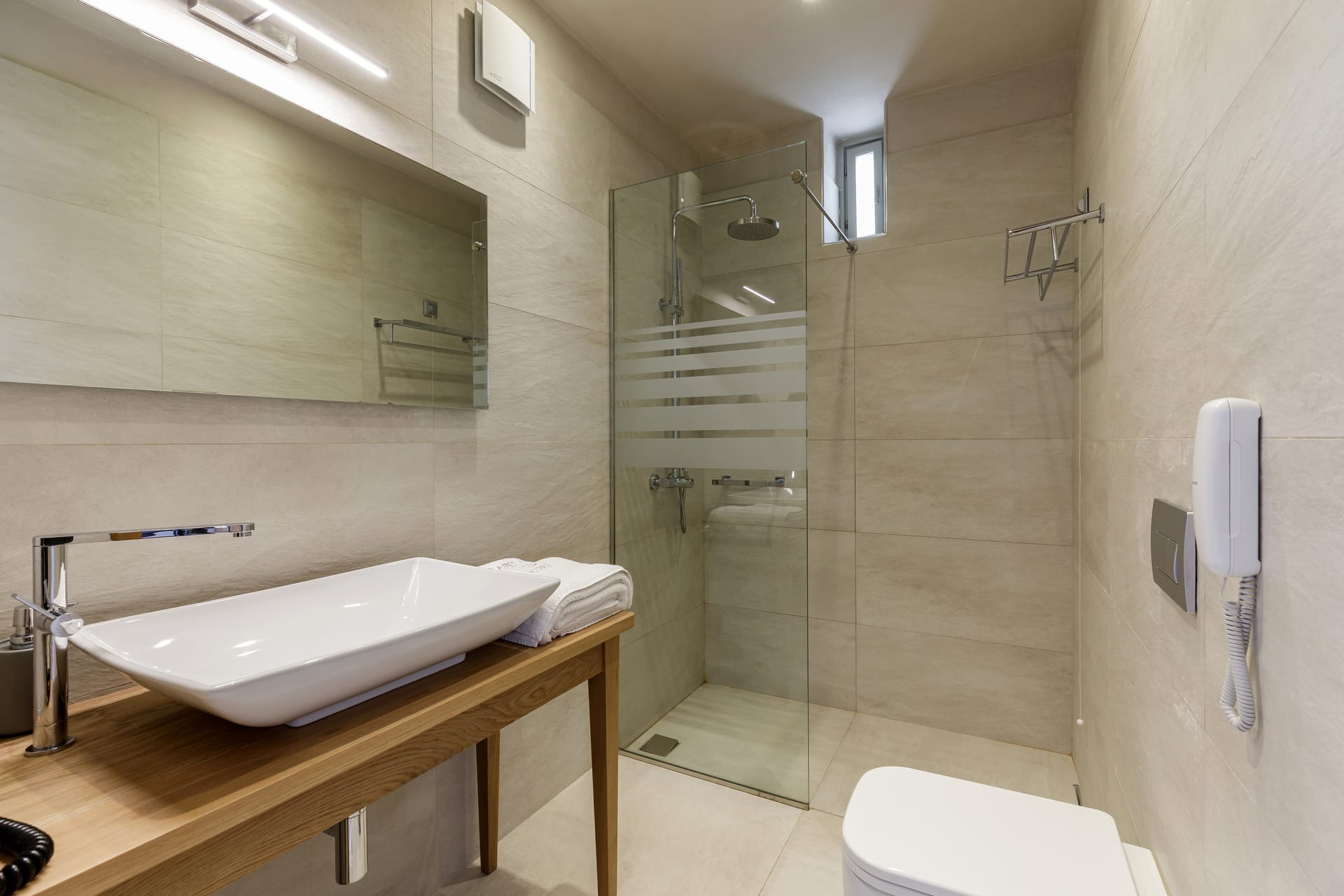 Trapela Limeni, Luxury Suites - JS - 11