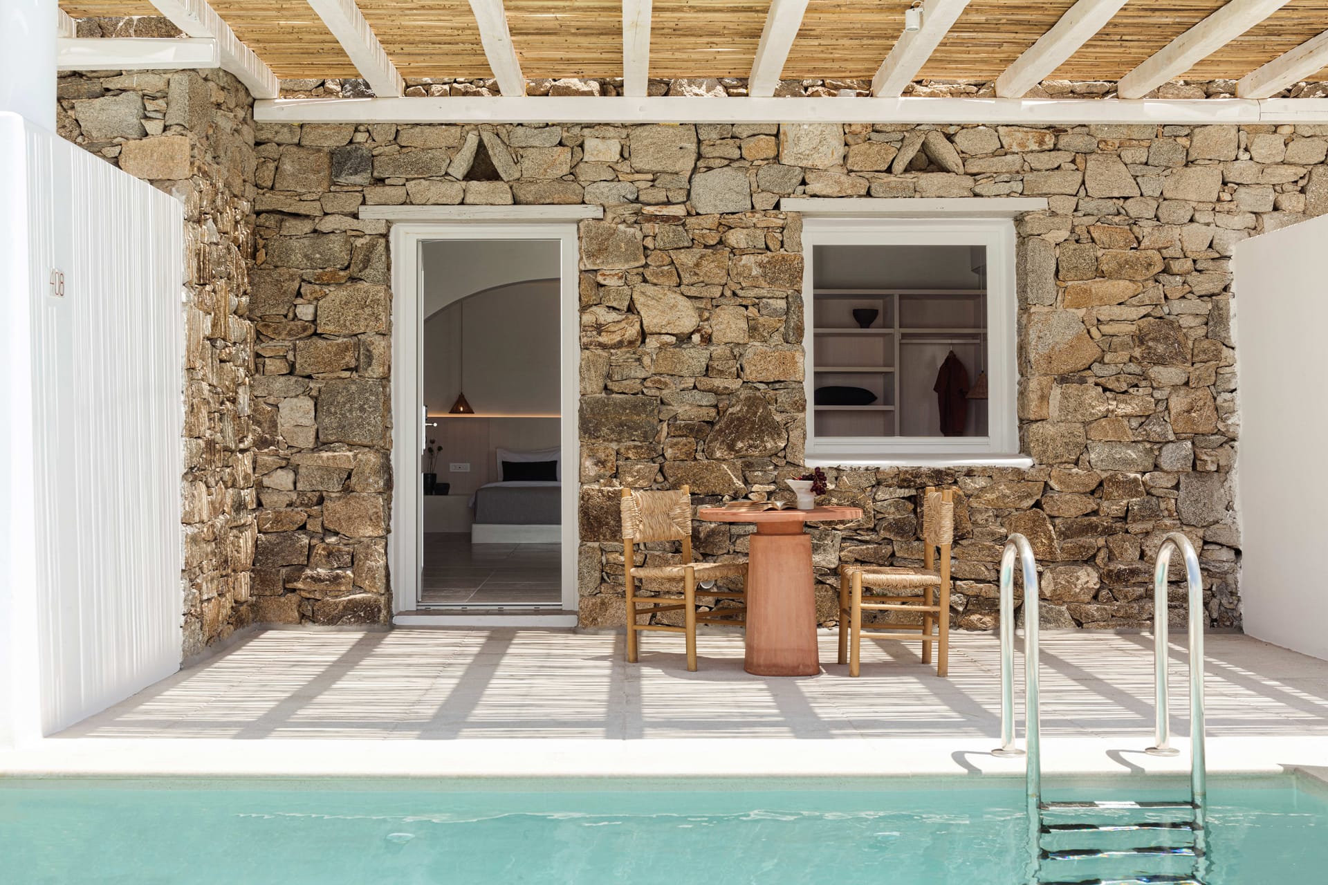Executive Suite with private pool Court view
