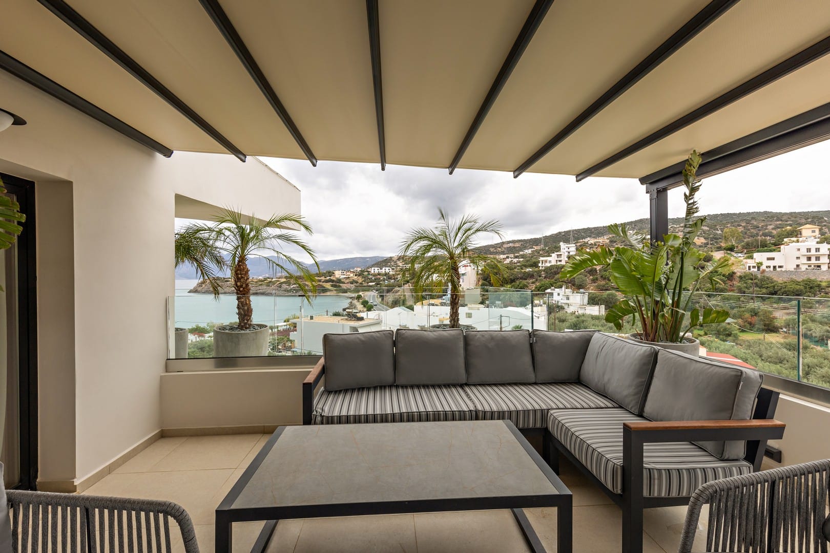Lazar Lux Suites - DELSUI - 12