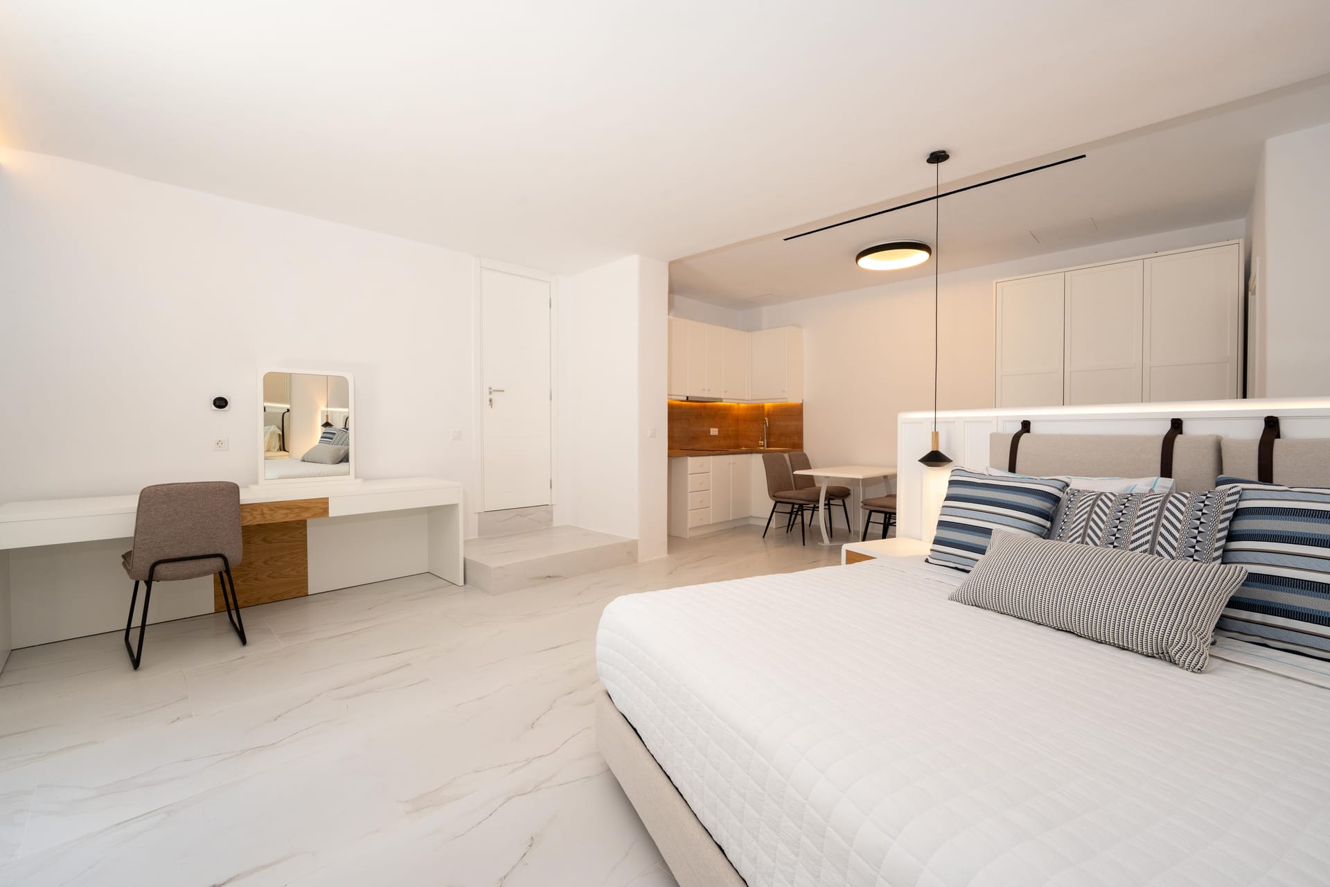 ARCS Suites & Residences - COMF - 2