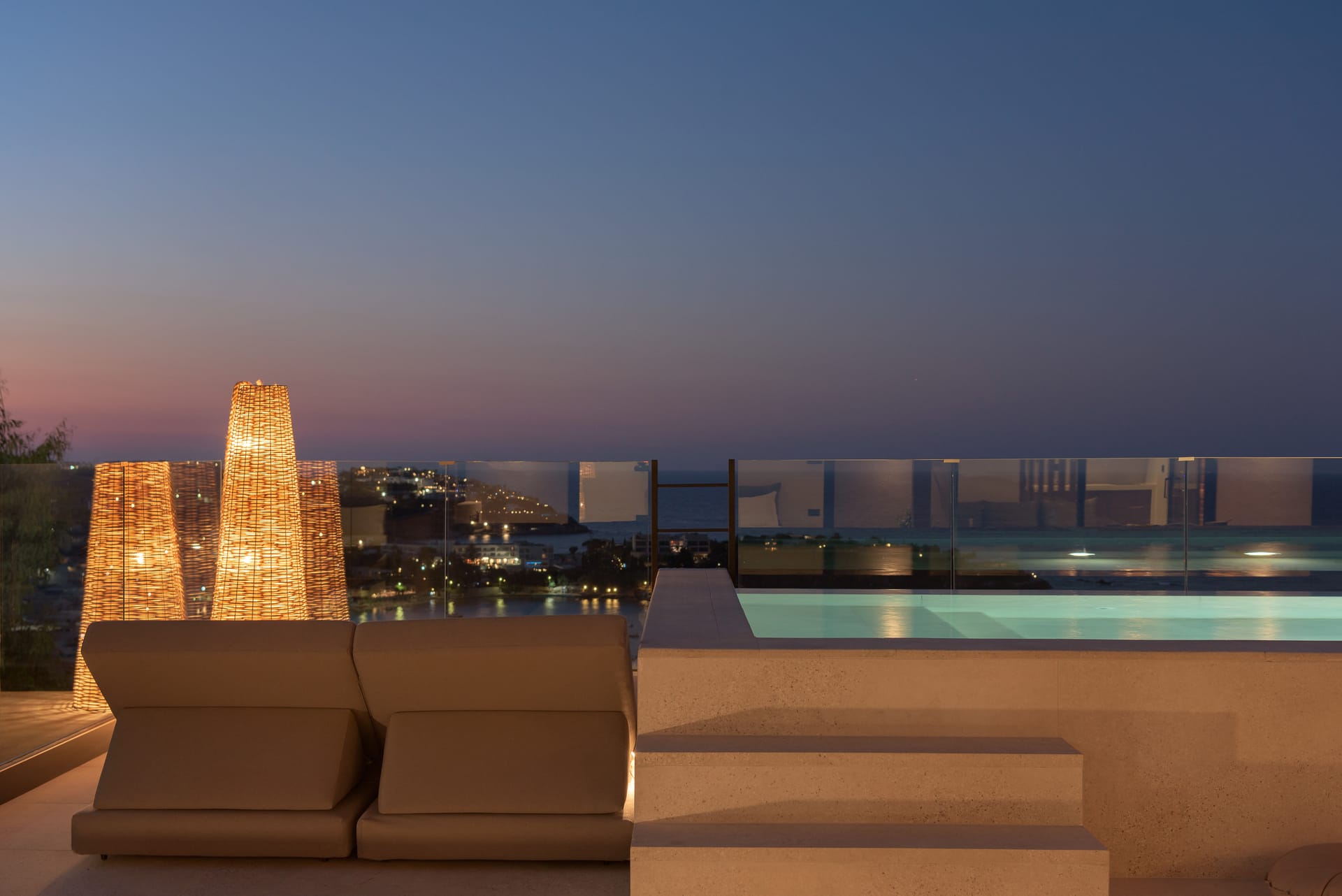 Hilltop Executive Suite Plunge Pool & Jacuzzi  |  Panoramic Sea View