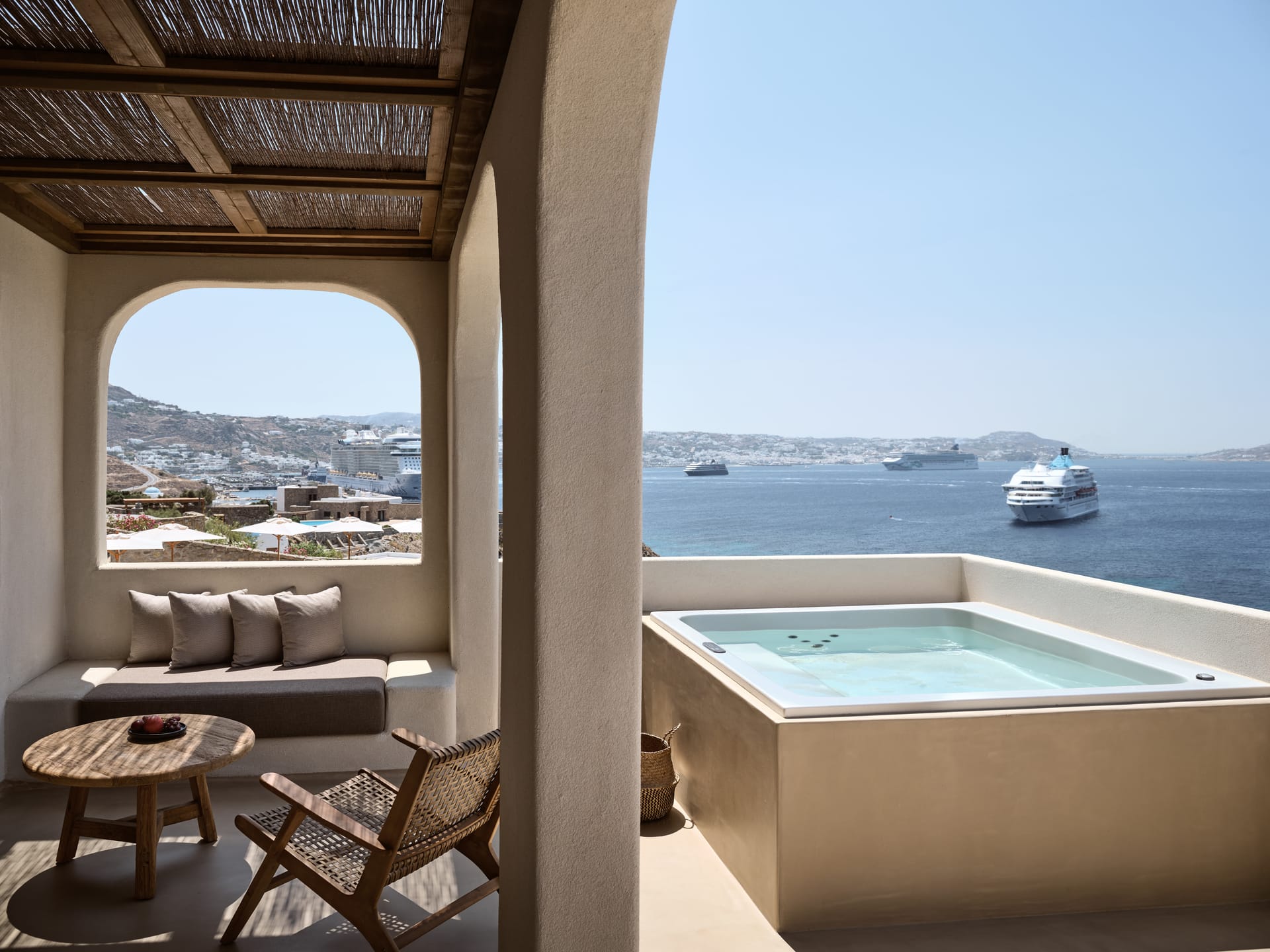 OMEON Signature Suite Sea View with Private Hot Tub