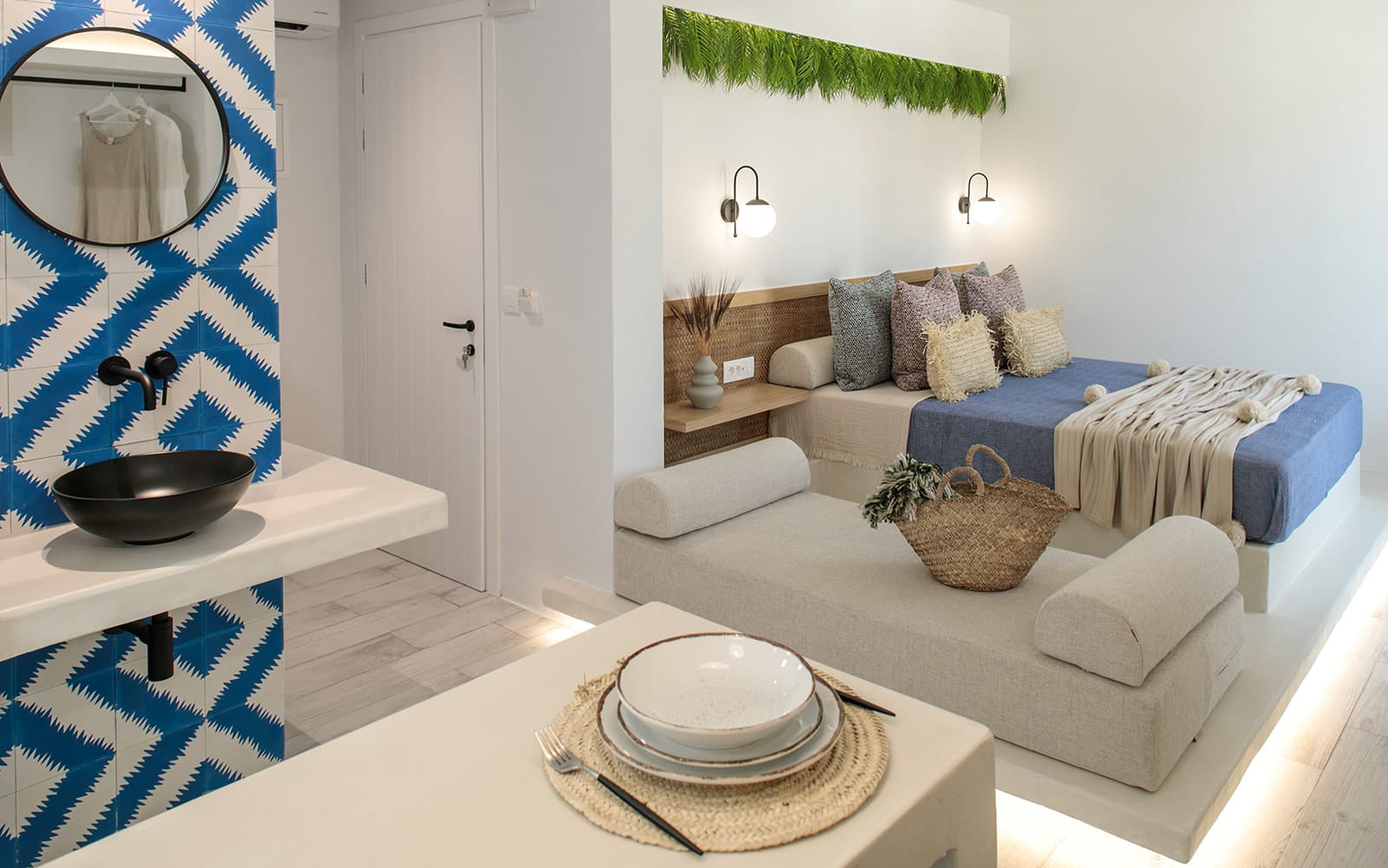 Hermes Luxury Suites - DELUXE - 2