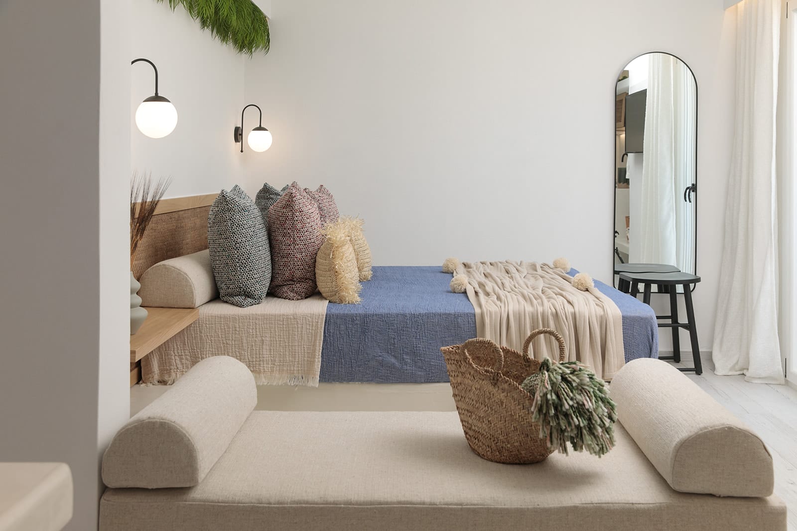Hermes Luxury Suites - DELUXE - 9