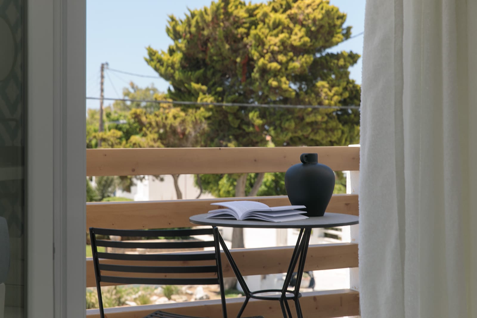 Hermes Luxury Suites - DELUXE - 11