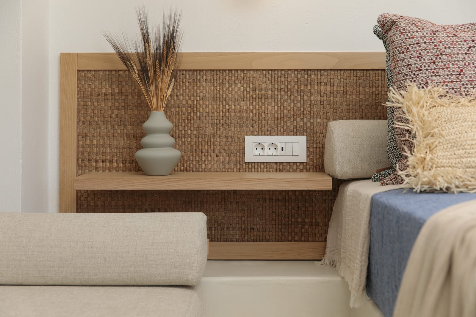 Hermes Luxury Suites - DELUXE - 12