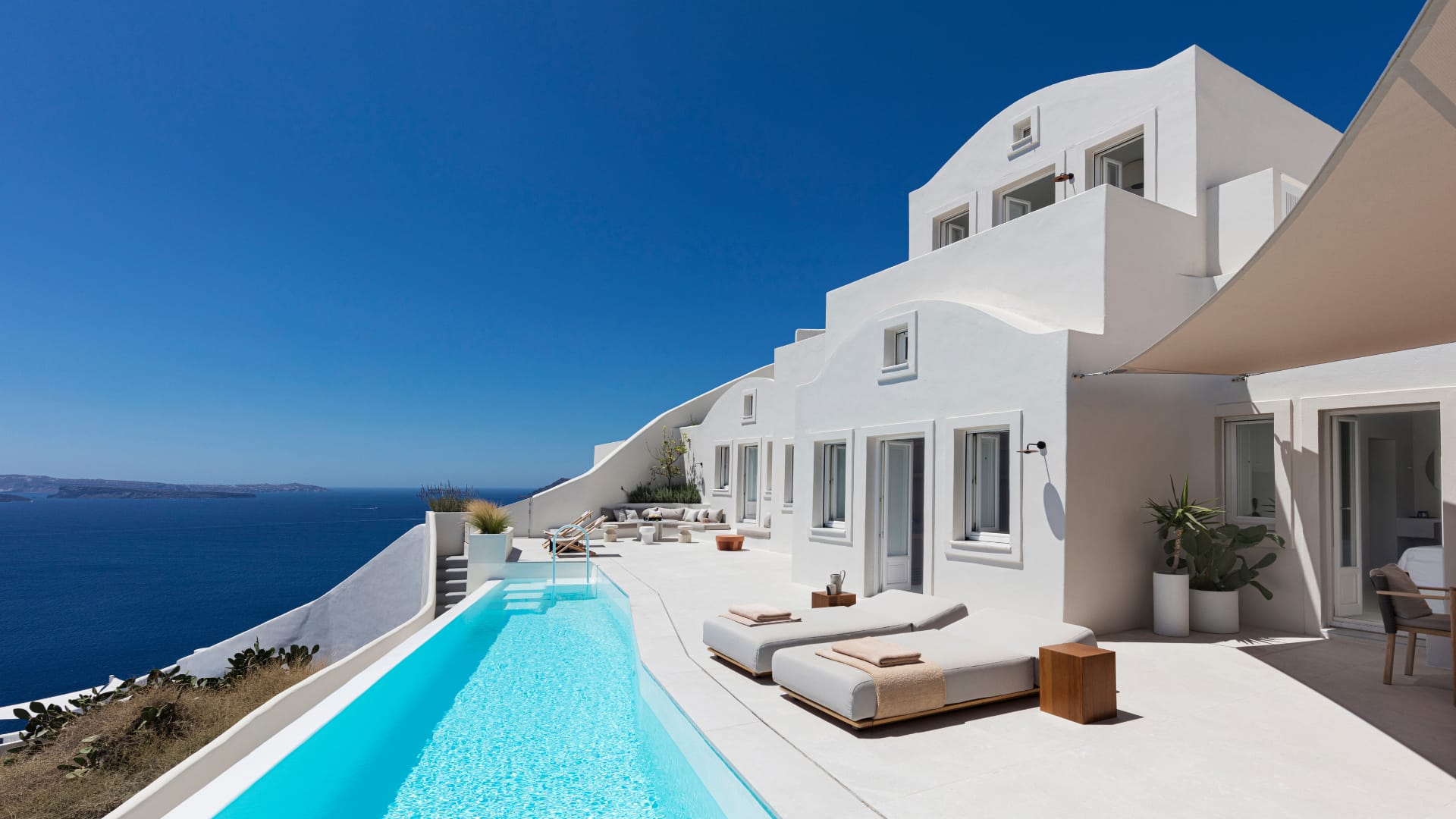 Three Bedroom Villa with Infinity Pool Caldera Sea View
