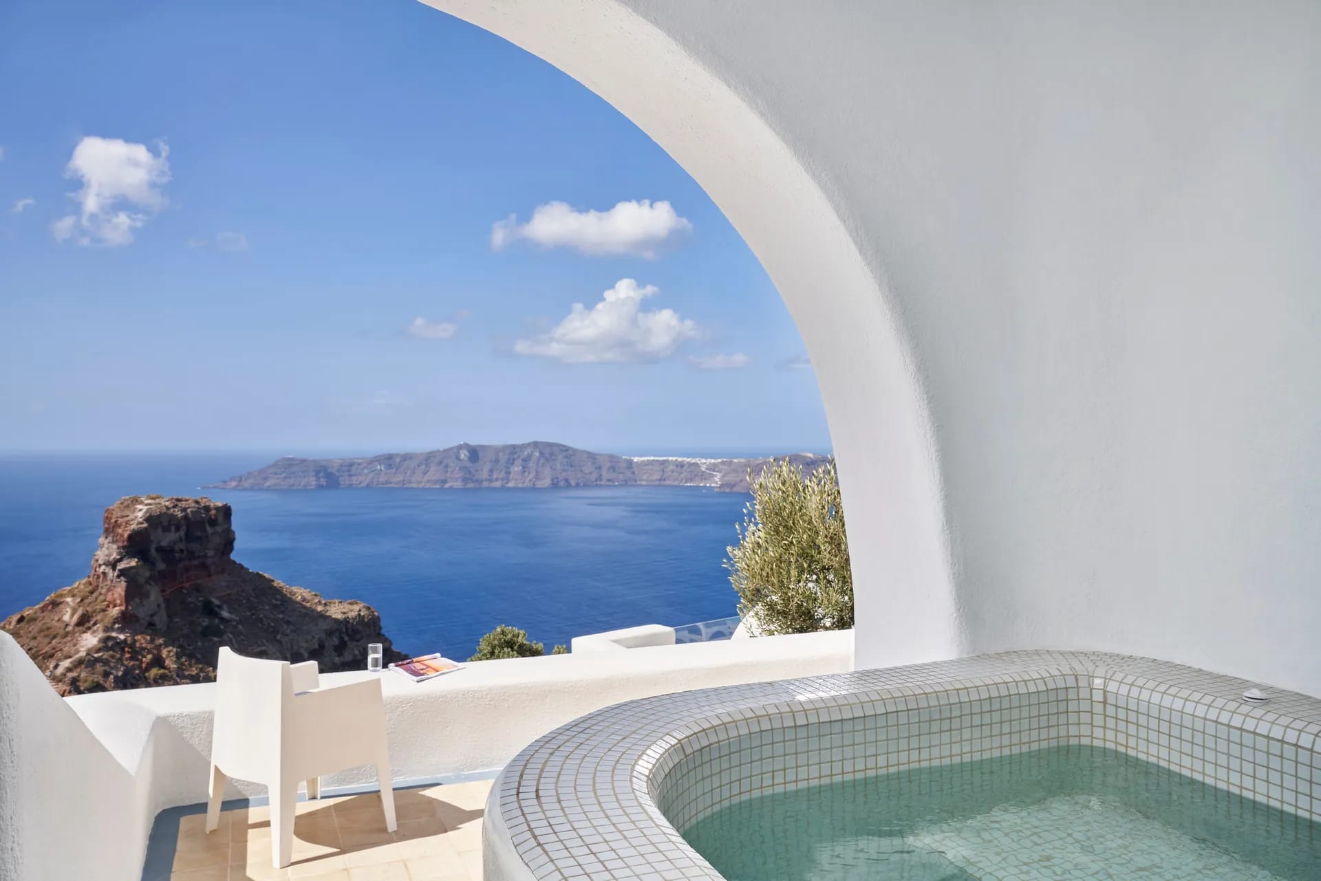 Luxury Suite Collection – Superior Jetted Tub