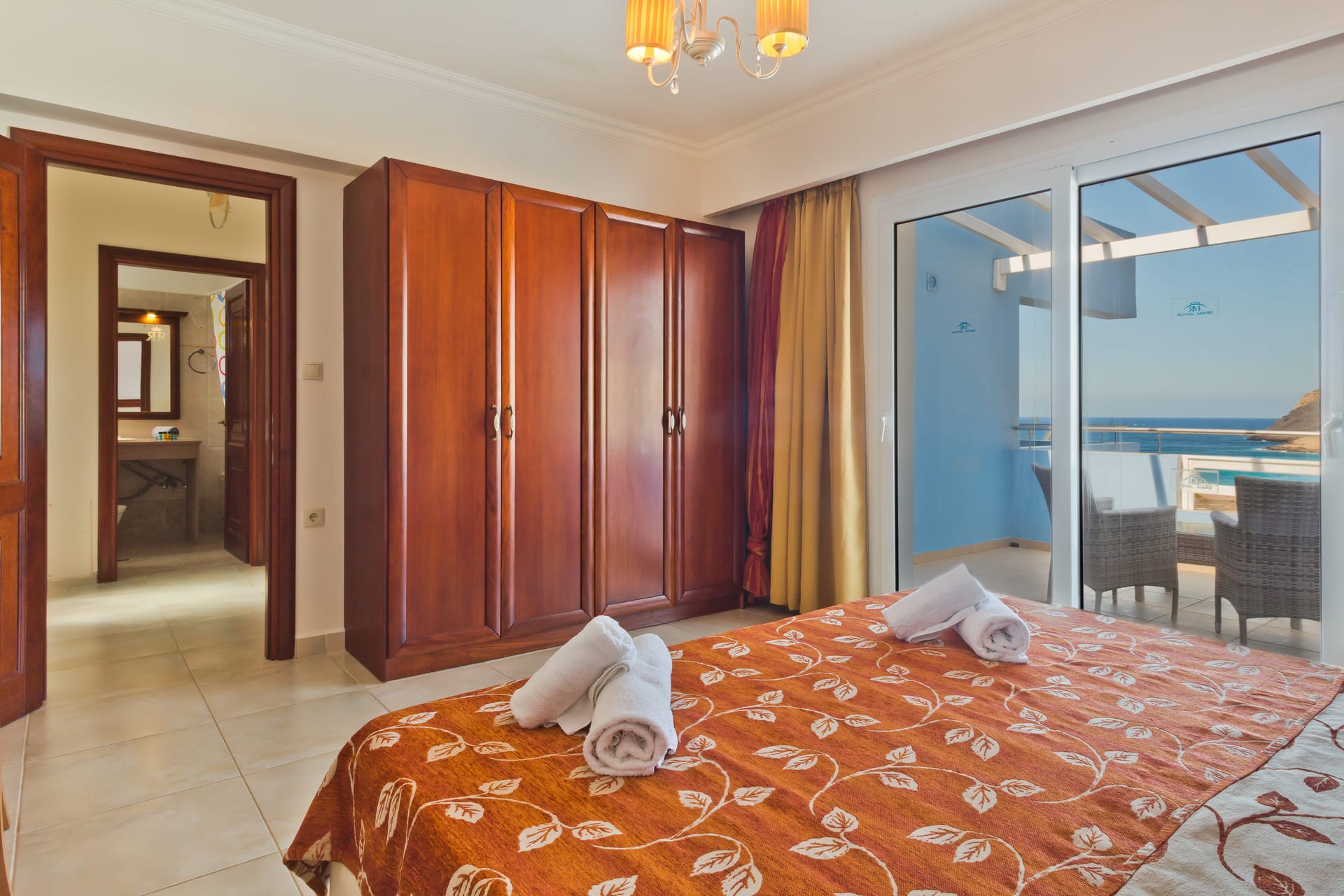 Royal Beach Hotel - APAR - 8