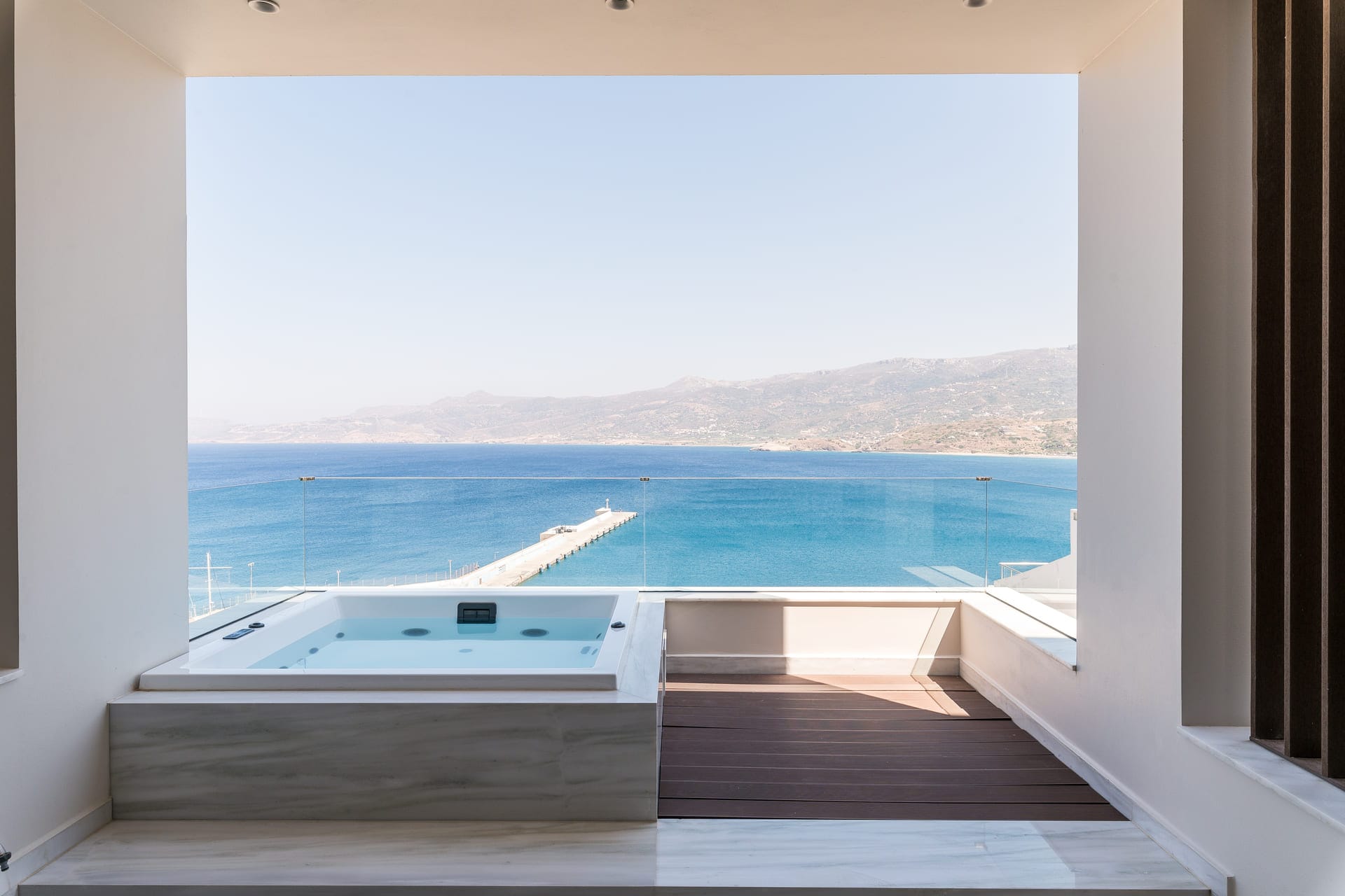GM Exclusive Luxury Suites And SPA - DLX201 - 23