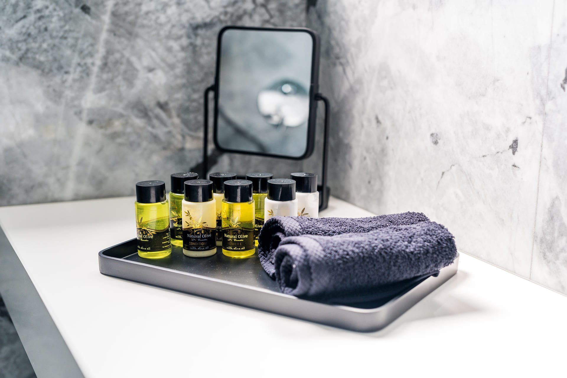 GM Exclusive Luxury Suites And SPA - DLX201 - 19