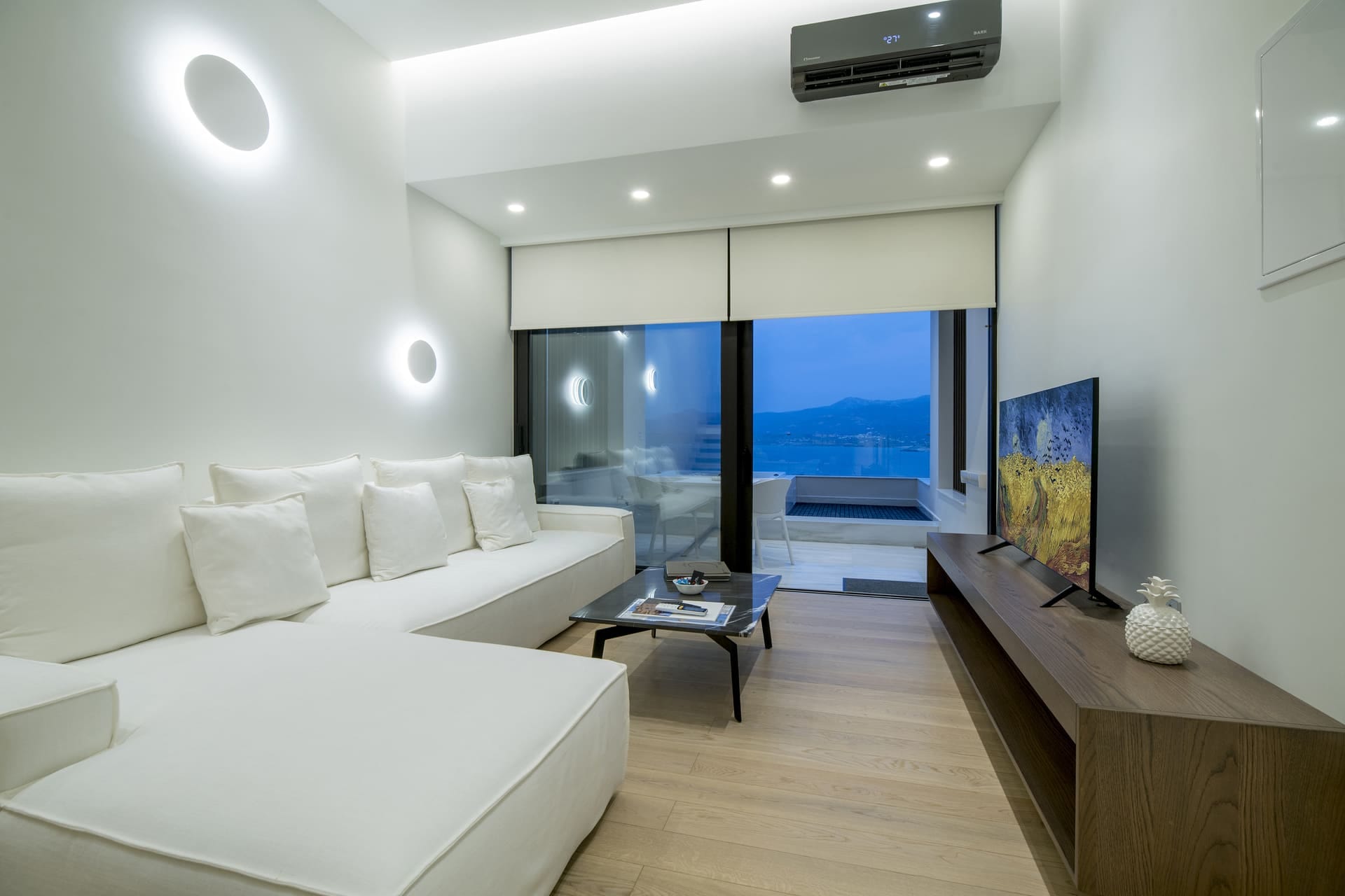 GM Exclusive Luxury Suites And SPA - DLX201 - 2