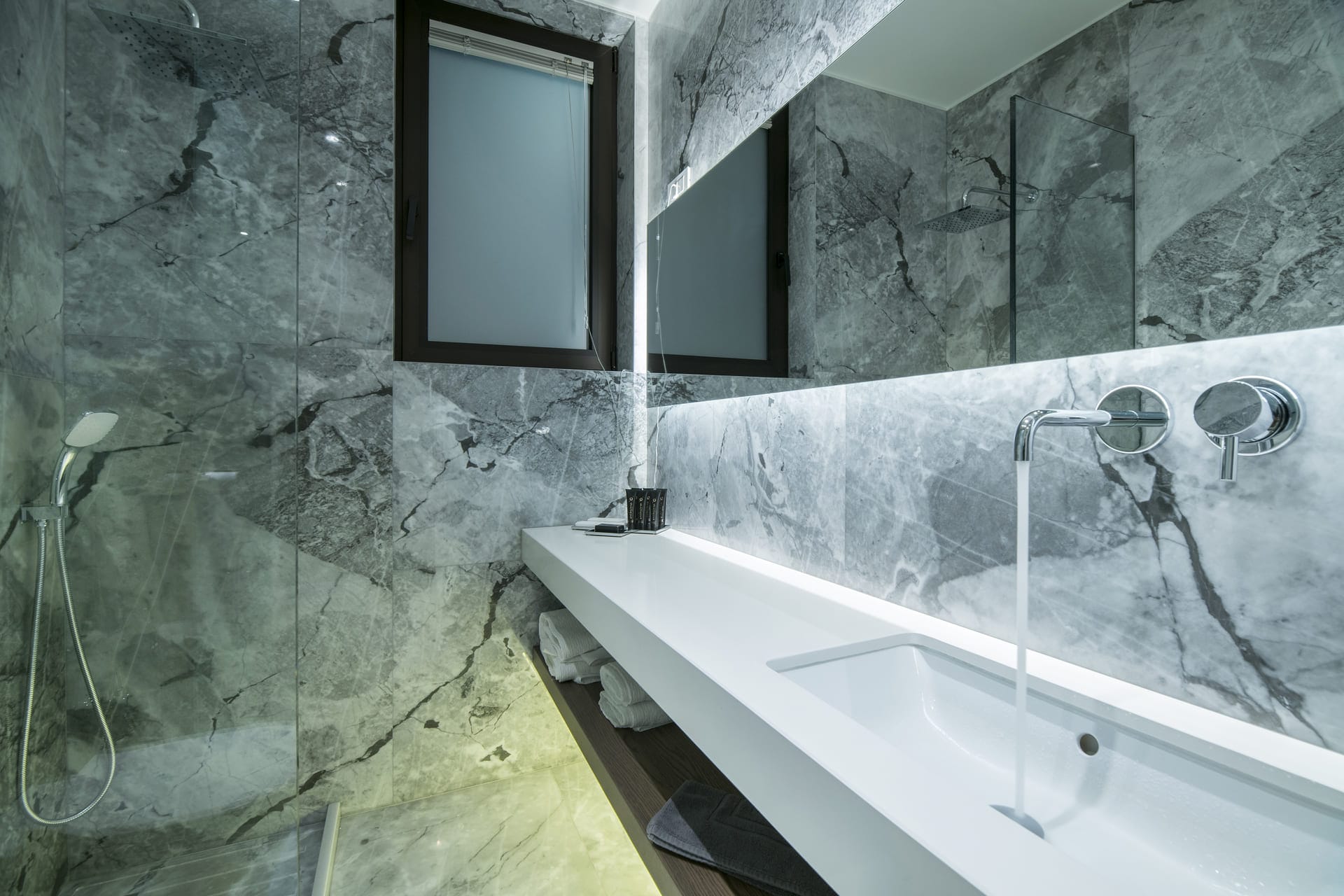 GM Exclusive Luxury Suites And SPA - DLX201 - 17
