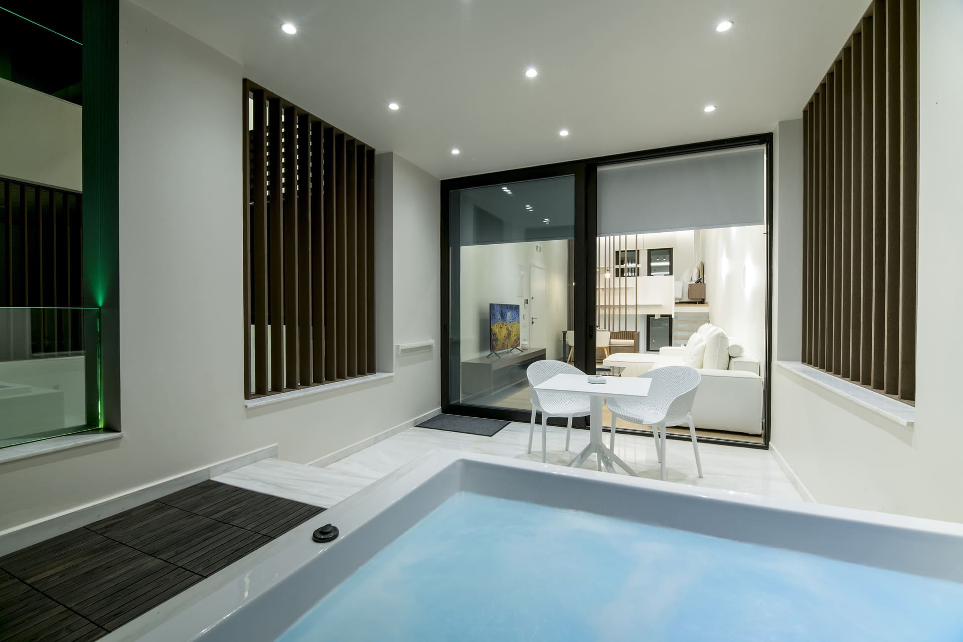 GM Exclusive Luxury Suites And SPA - DLX201 - 22
