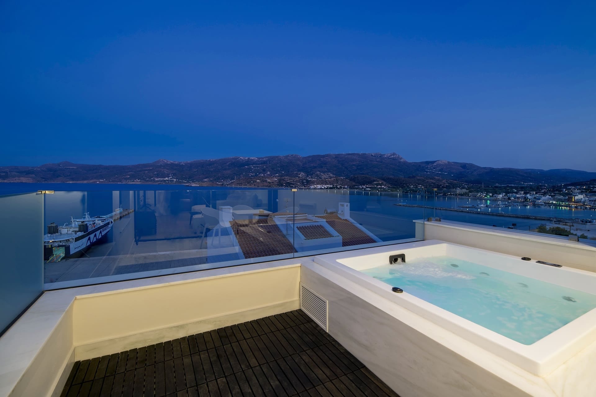 GM Exclusive Luxury Suites And SPA - DLX202 - 8
