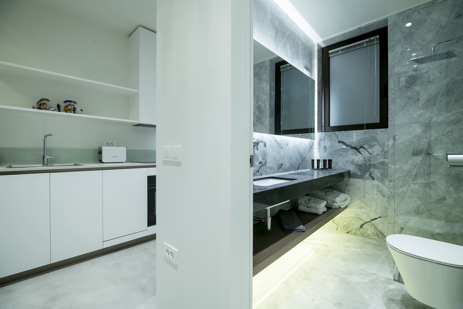 GM Exclusive Luxury Suites And SPA - DLX202 - 11