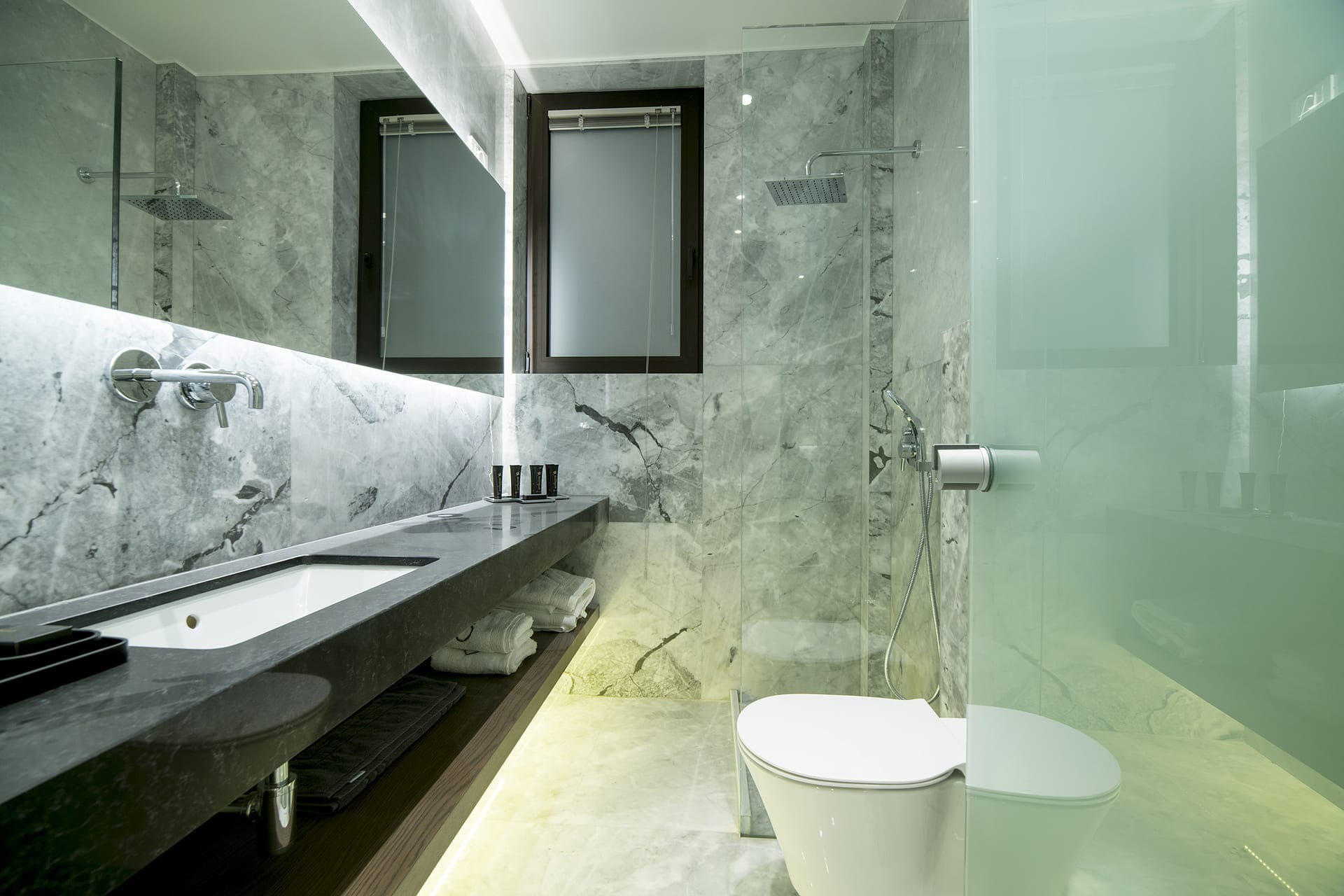 GM Exclusive Luxury Suites And SPA - DLX202 - 12