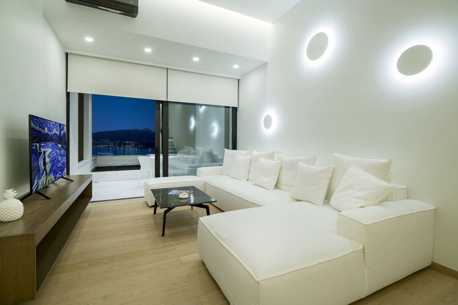 GM Exclusive Luxury Suites And SPA - DLX202 - 2