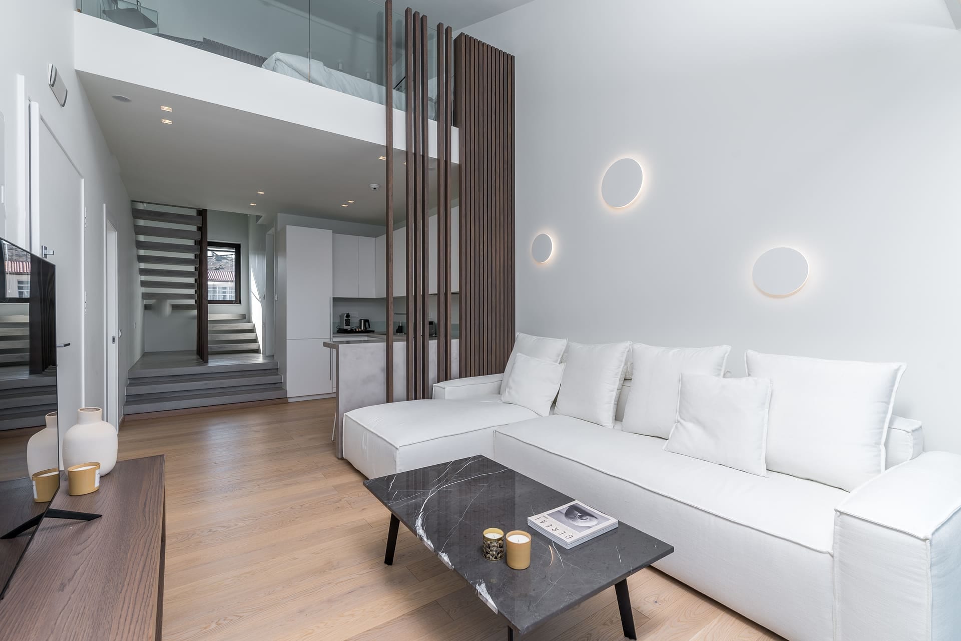 Executive Deluxe Suite 101- 103