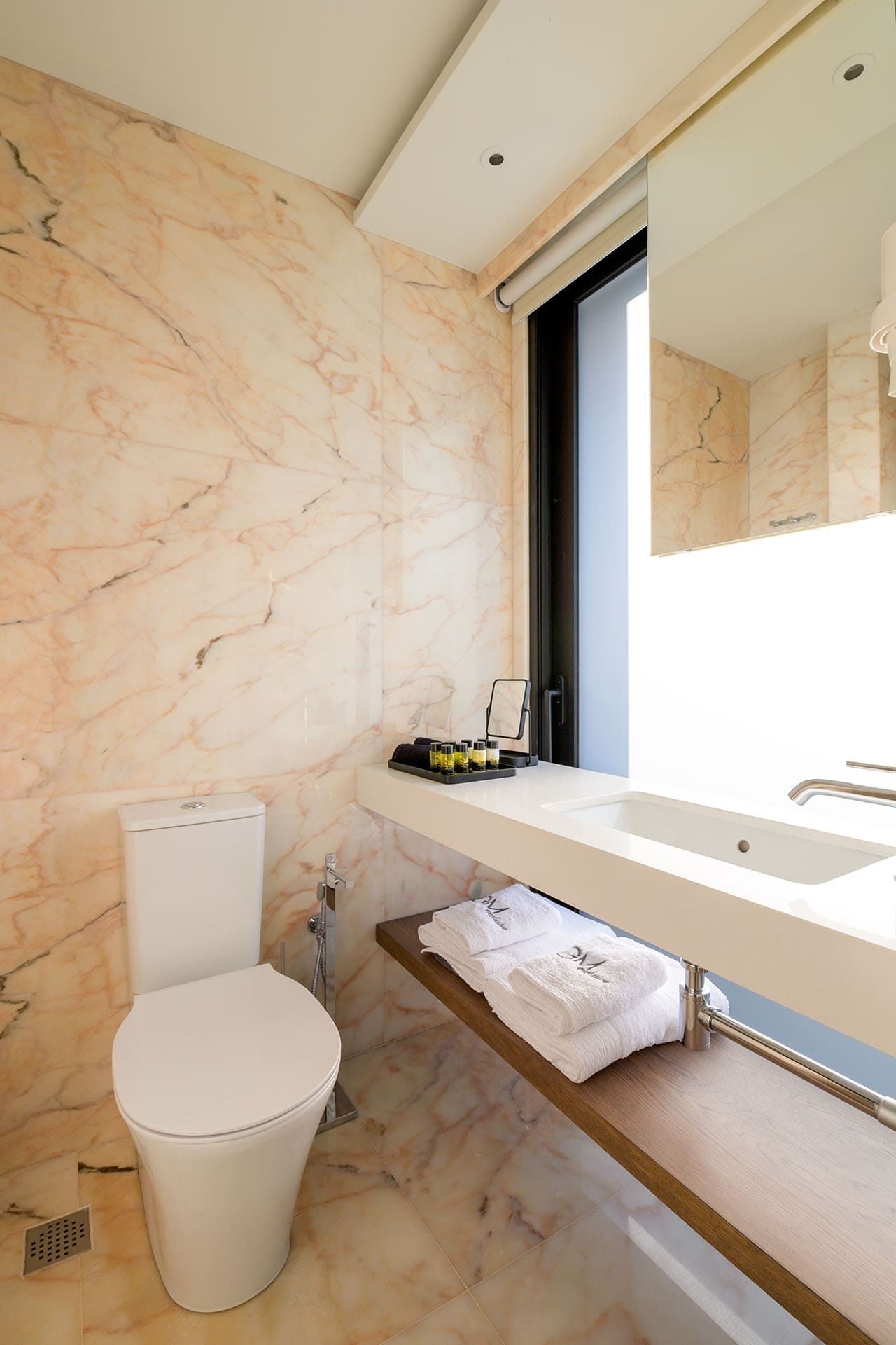 GM Exclusive Luxury Suites And SPA - EXECUT - 17
