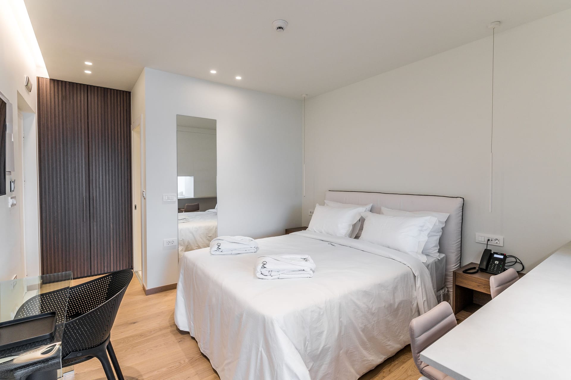GM Exclusive Luxury Suites And SPA - JUN301 - 3
