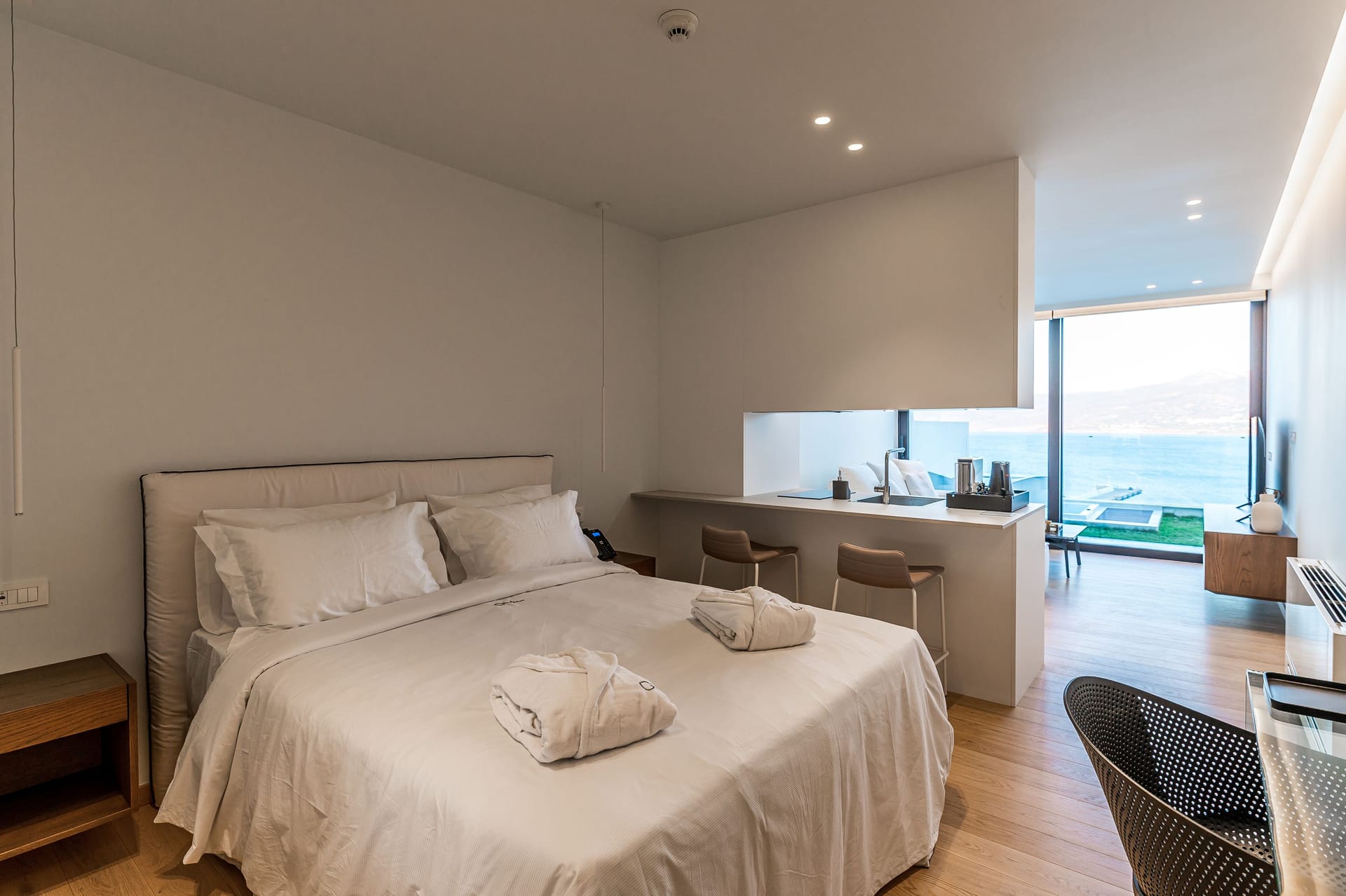 GM Exclusive Luxury Suites And SPA - JUN301 - 5